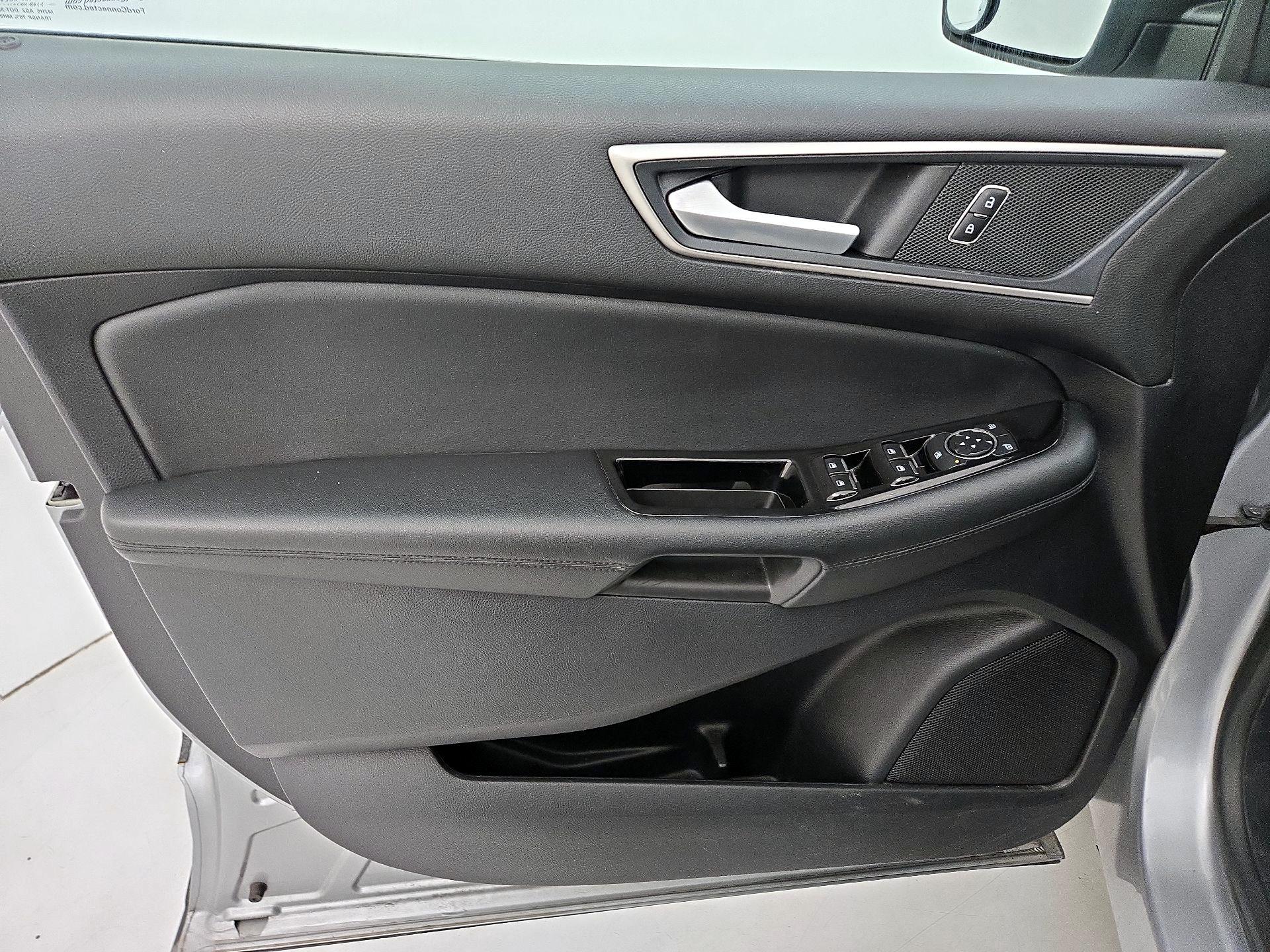 Thumbnail: 2020 Ford Edge - 12