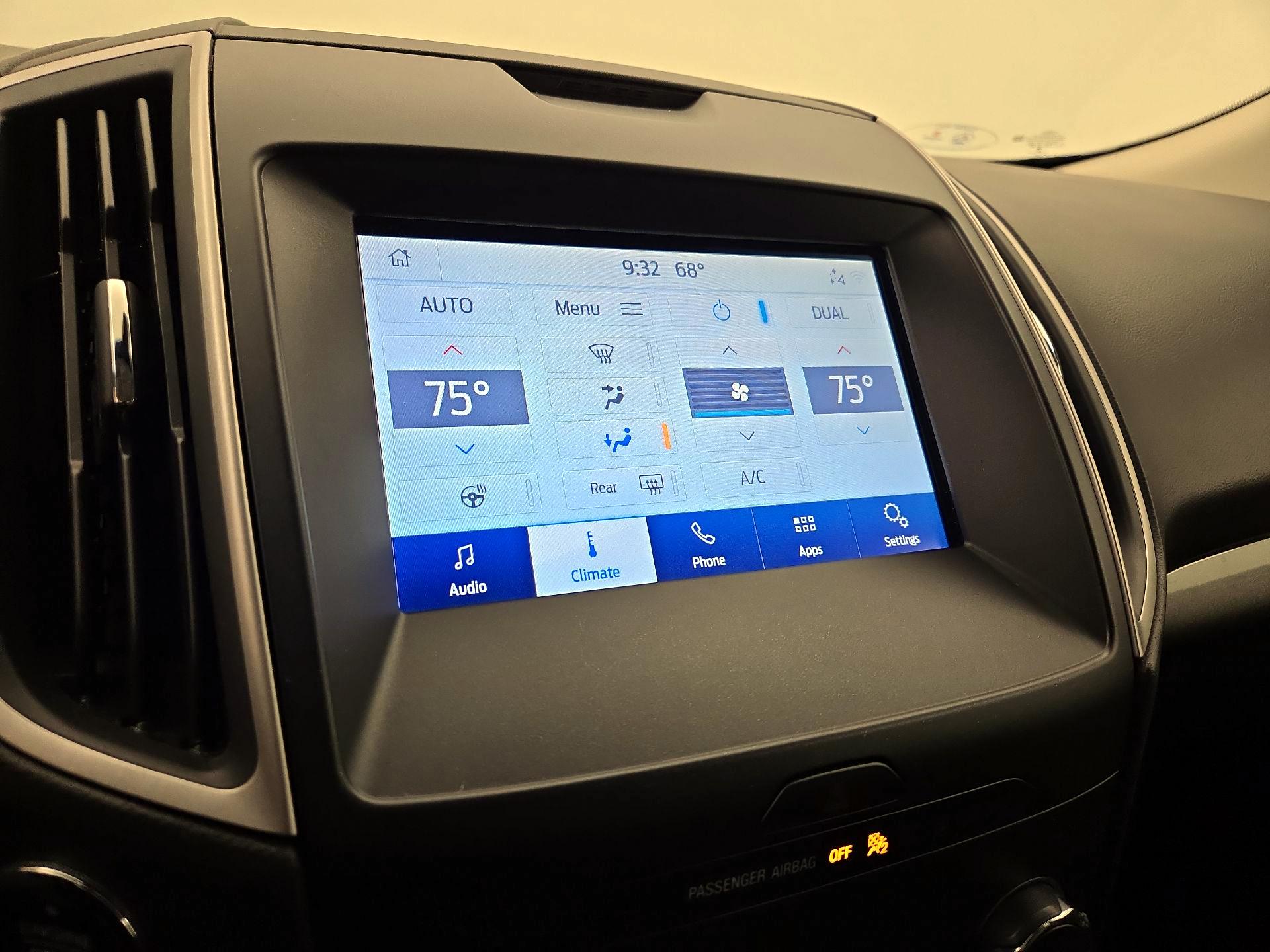 Thumbnail: 2020 Ford Edge - 16