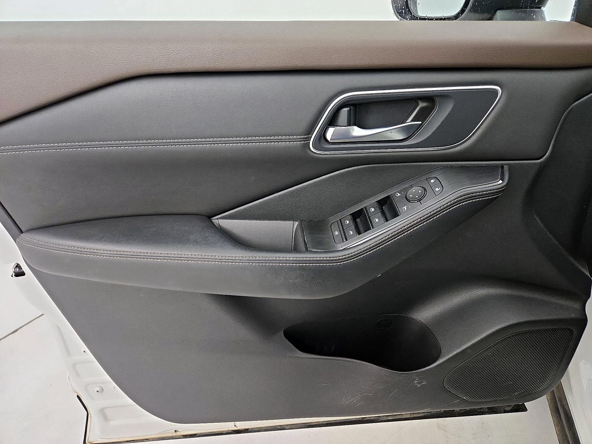 Thumbnail: 2021 Nissan Rogue - 12