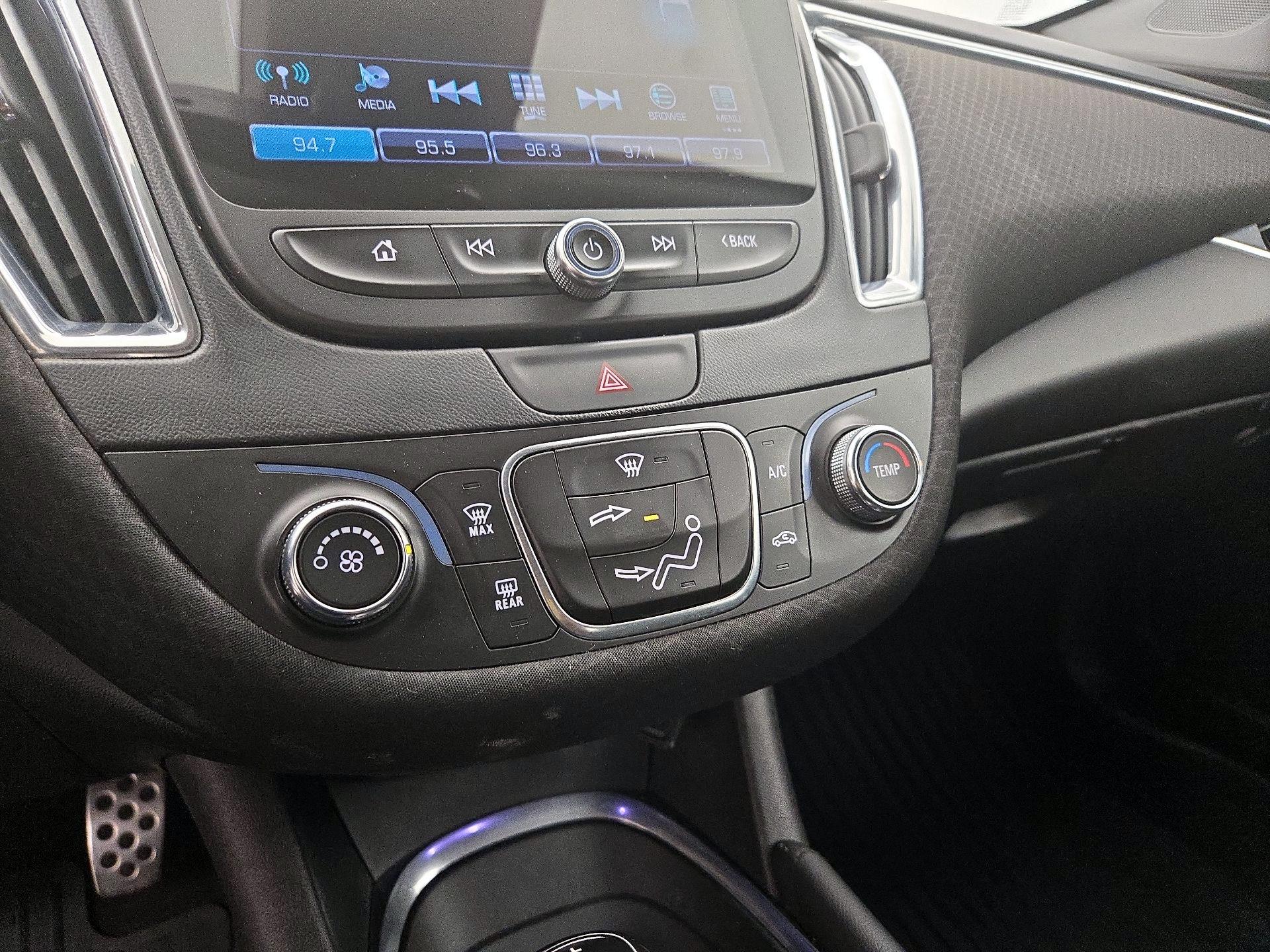 Thumbnail: 2017 Chevrolet Malibu - 16