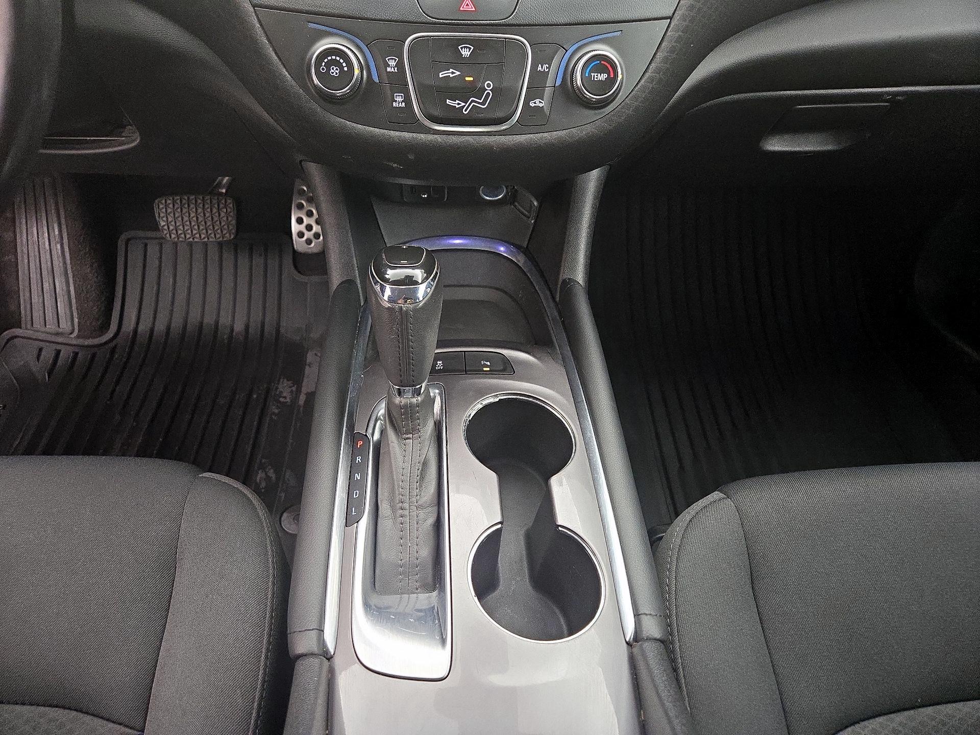 Thumbnail: 2017 Chevrolet Malibu - 17