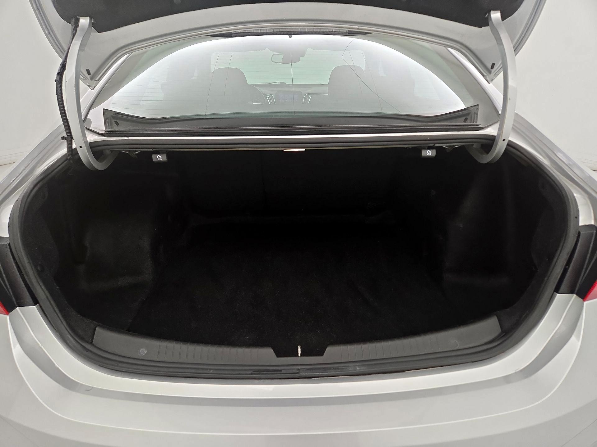 Thumbnail: 2017 Chevrolet Malibu - 20