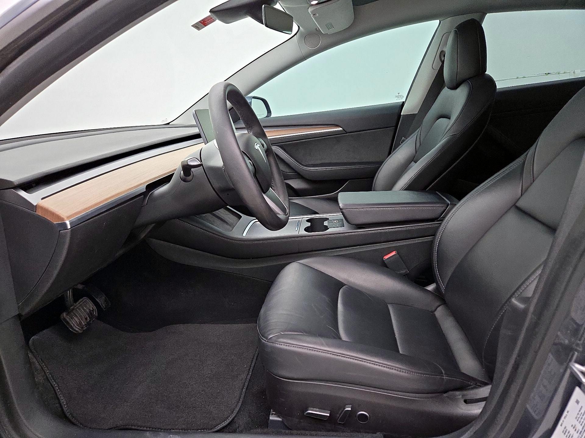 Thumbnail: 2022 Tesla Model 3 - 11