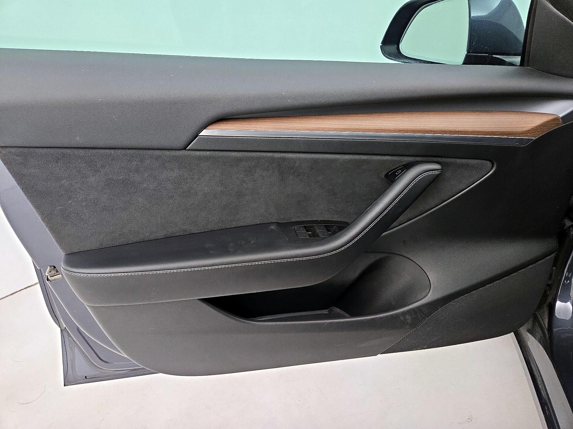 Thumbnail: 2022 Tesla Model 3 - 12