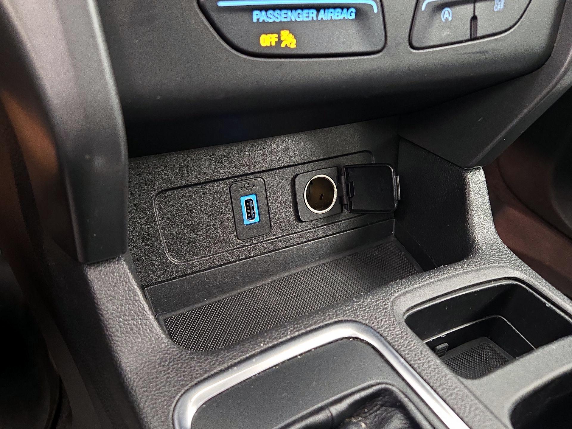 Thumbnail: 2019 Ford Escape - 18