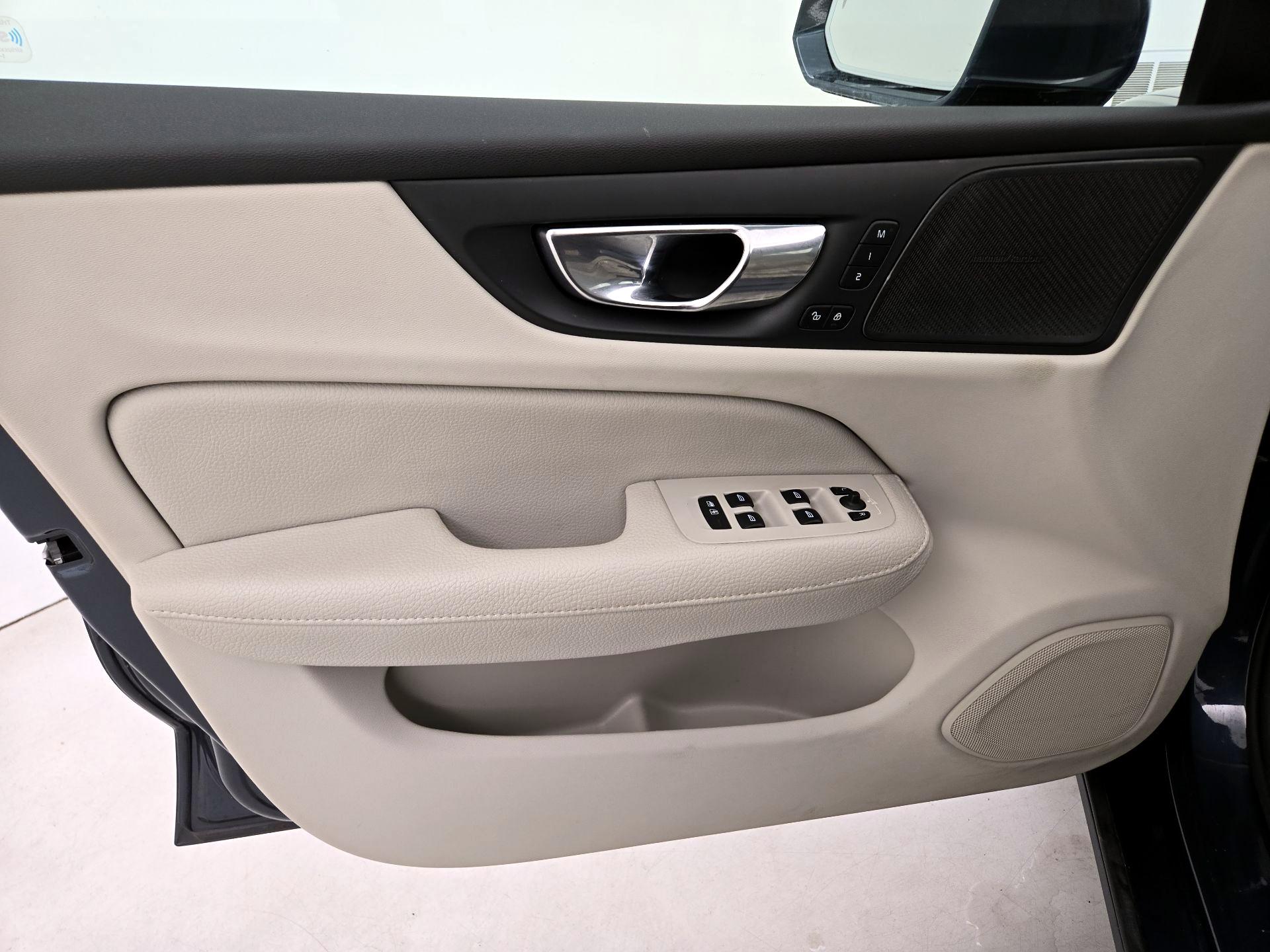 Thumbnail: 2020 Volvo S60 - 12