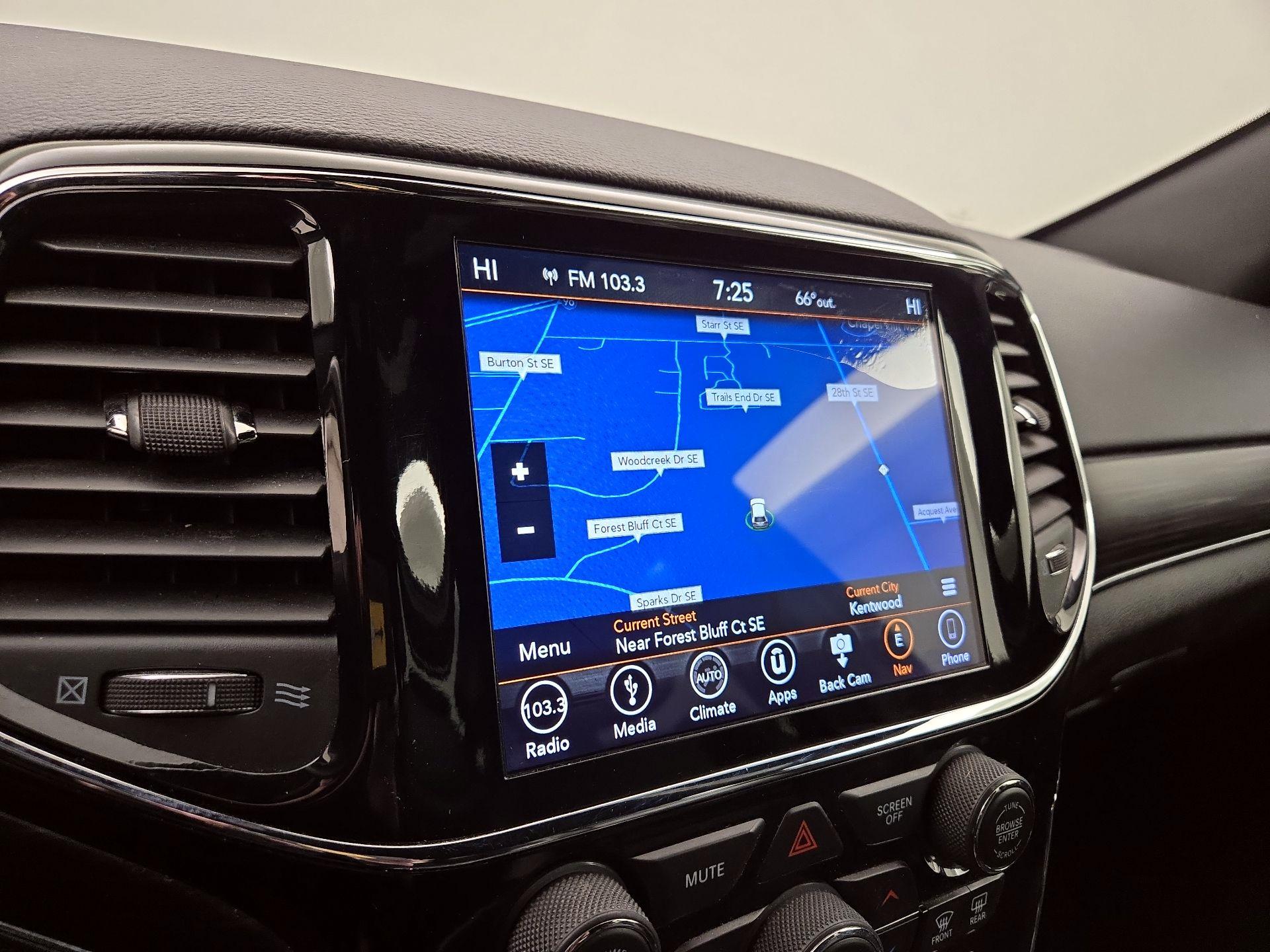 Thumbnail: 2019 Jeep Grand Cherokee - 14