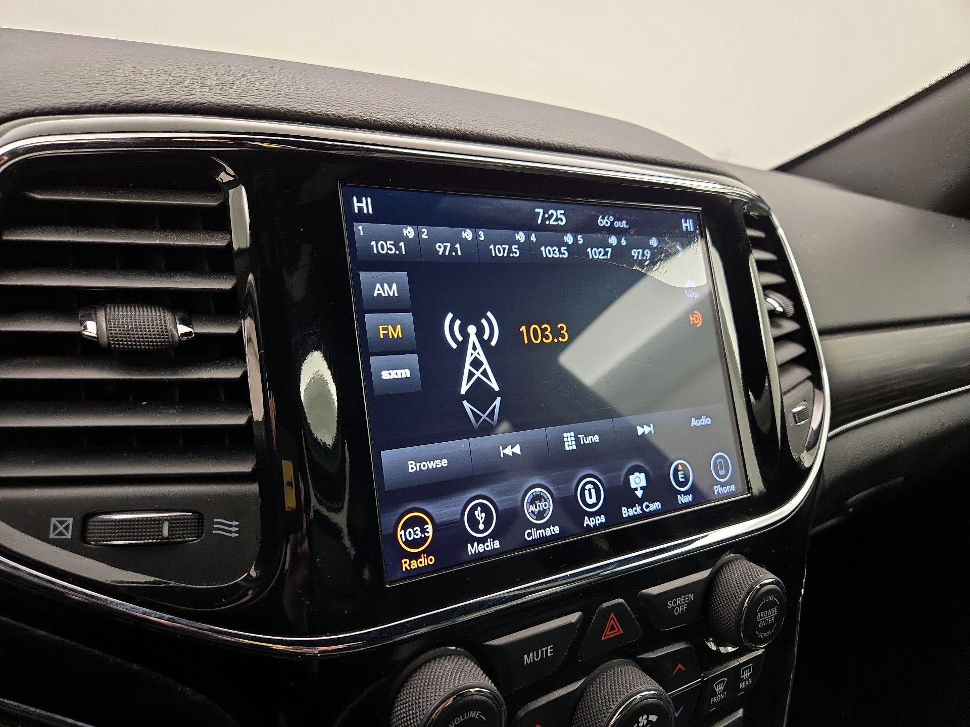 Thumbnail: 2019 Jeep Grand Cherokee - 16