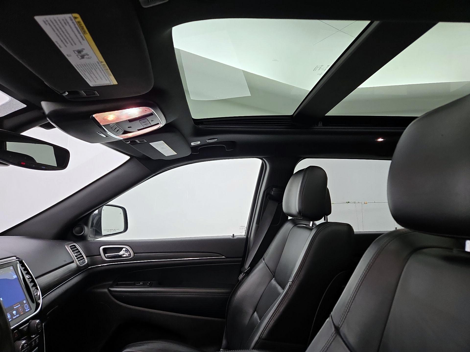 Thumbnail: 2019 Jeep Grand Cherokee - 20