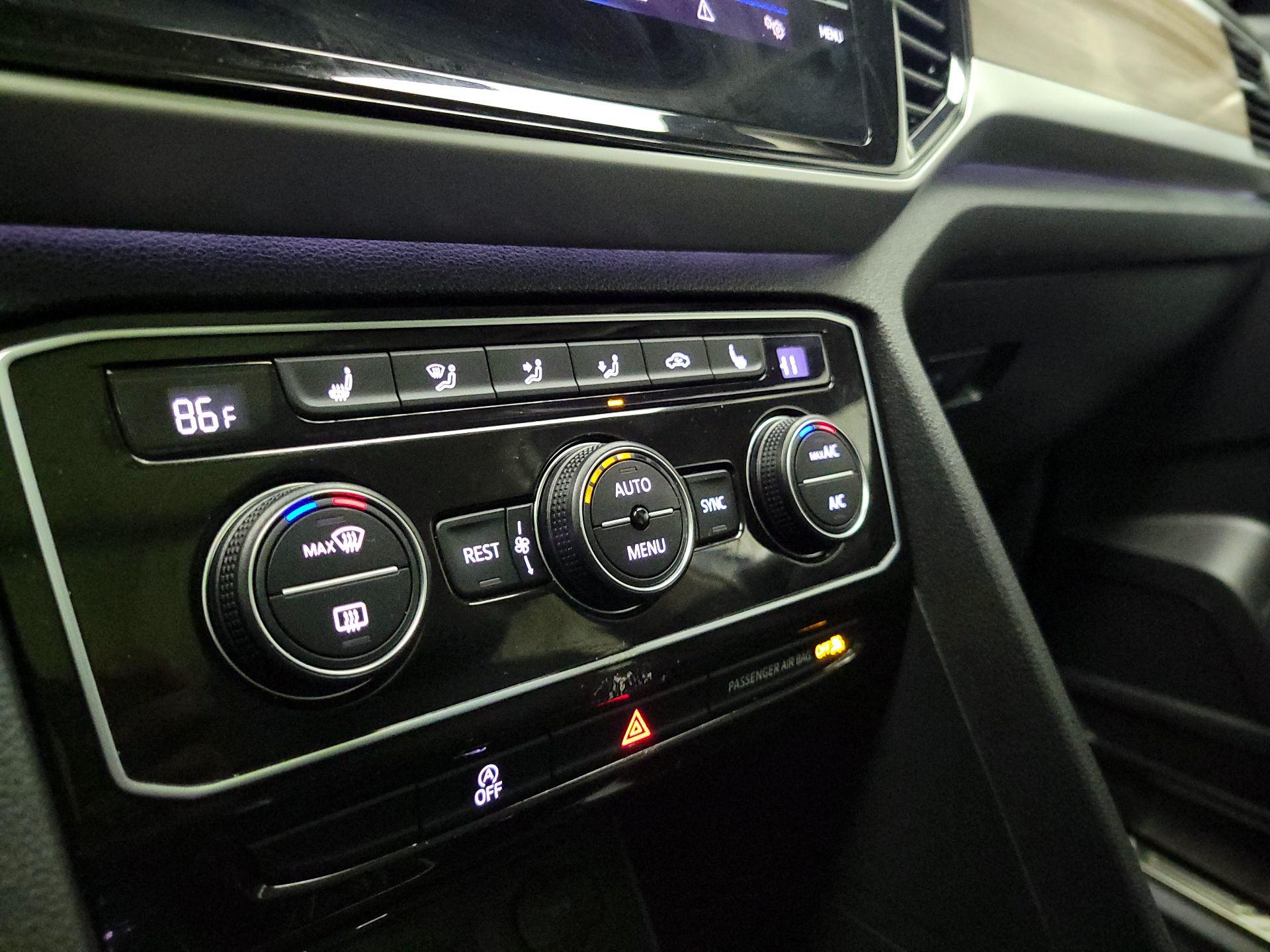 Thumbnail: 2023 Volkswagen Atlas - 17