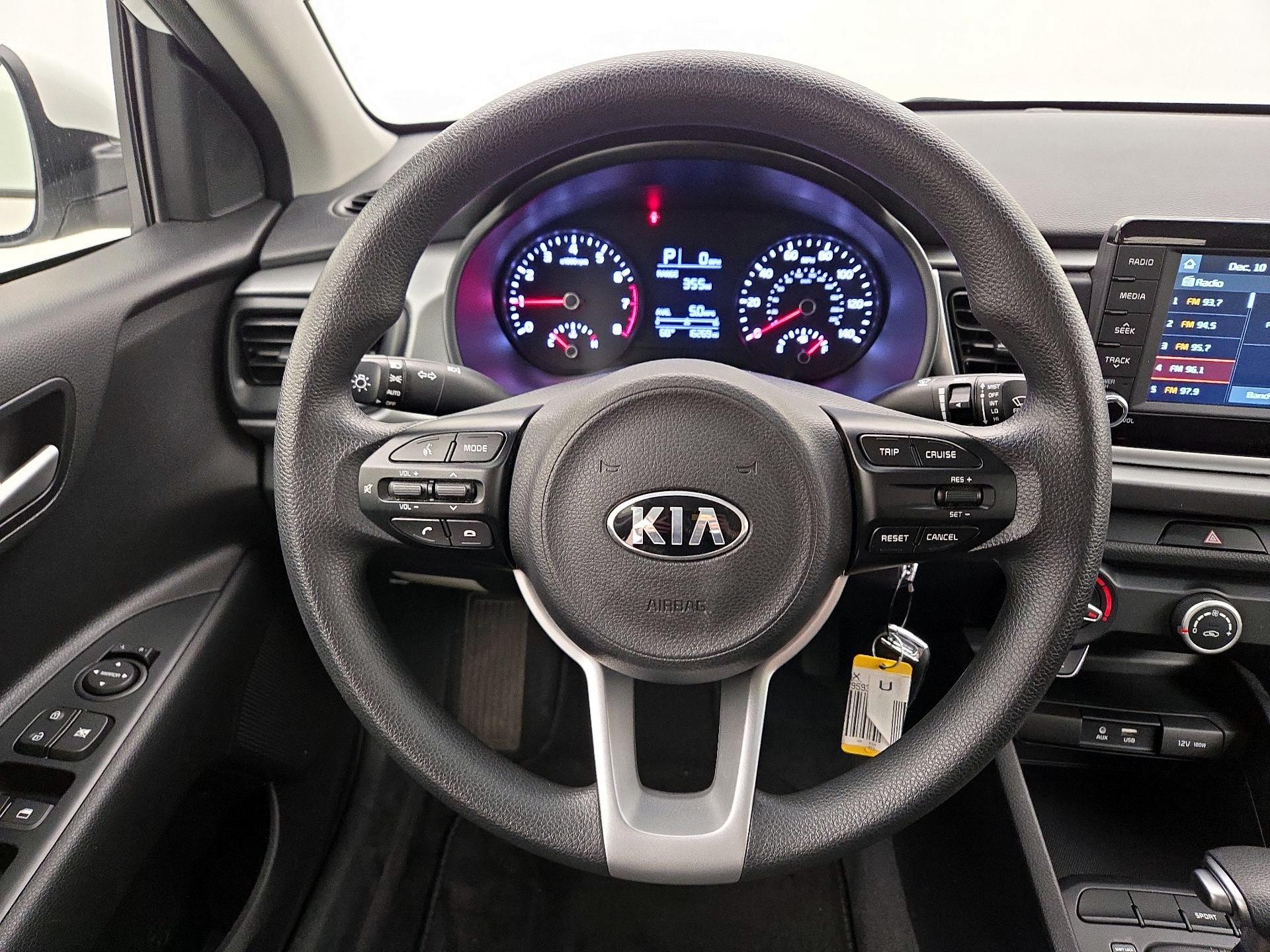 Thumbnail: 2020 Kia Rio - 10