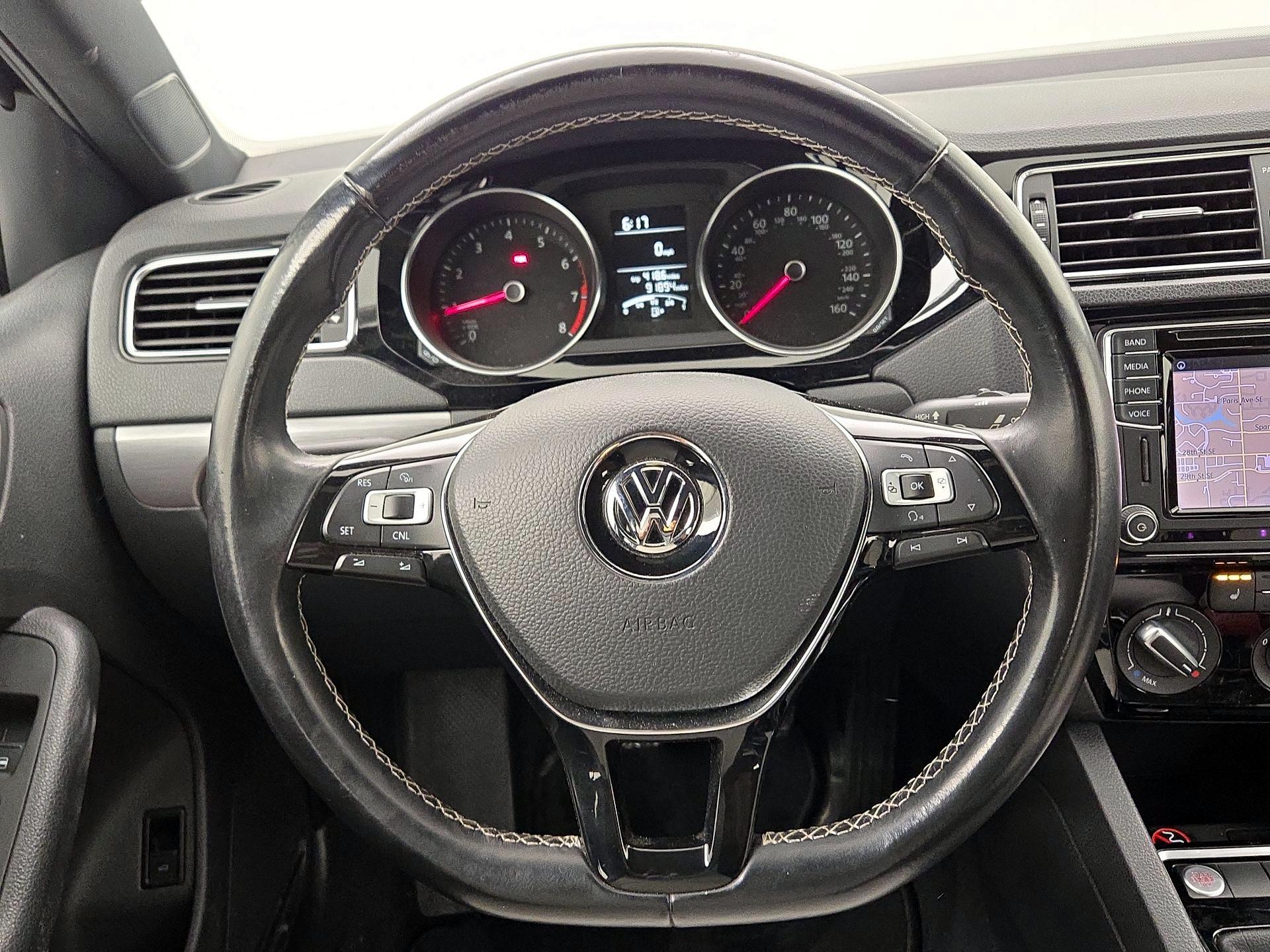 Thumbnail: 2016 Volkswagen Jetta - 10