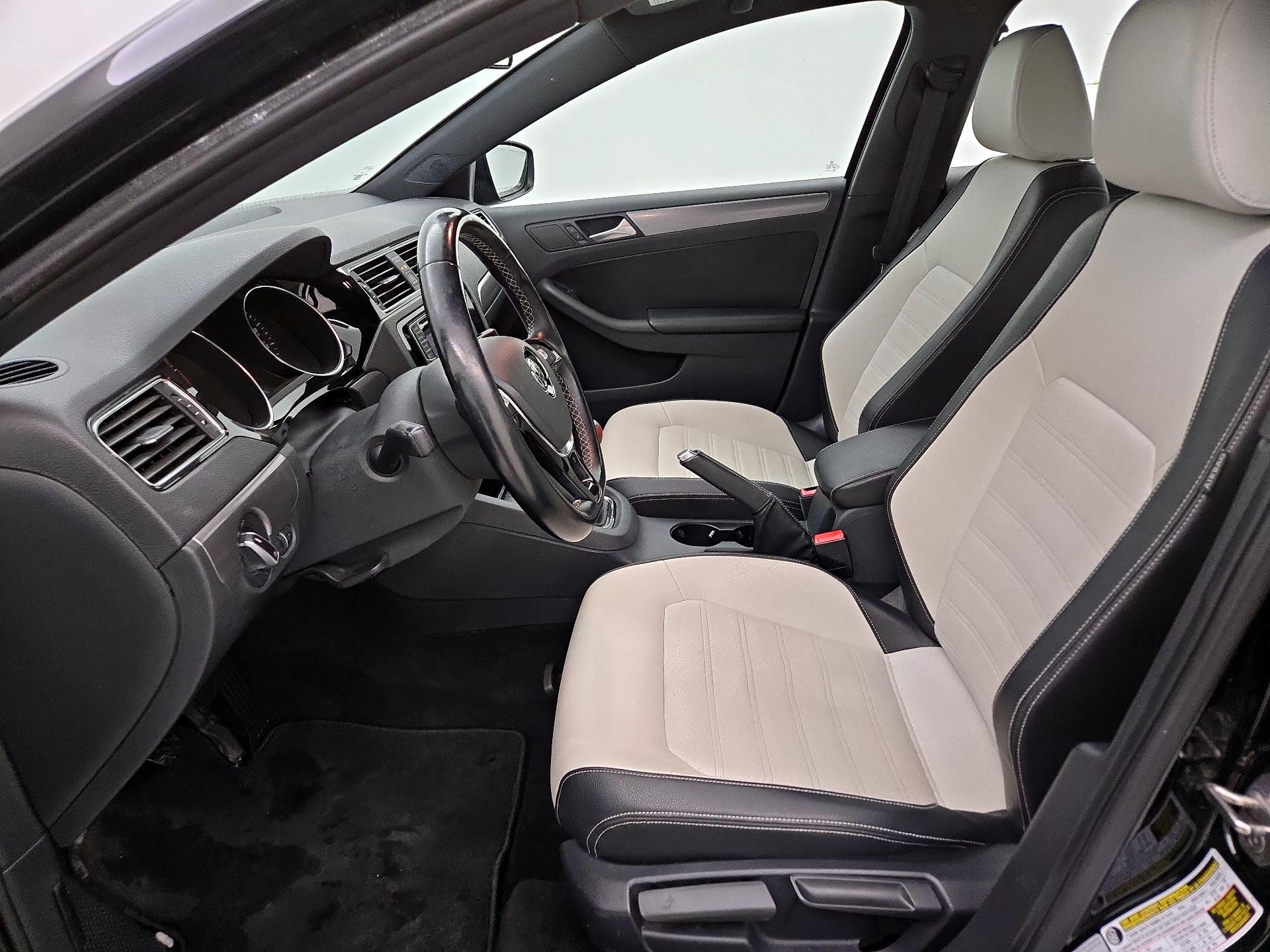 Thumbnail: 2016 Volkswagen Jetta - 11