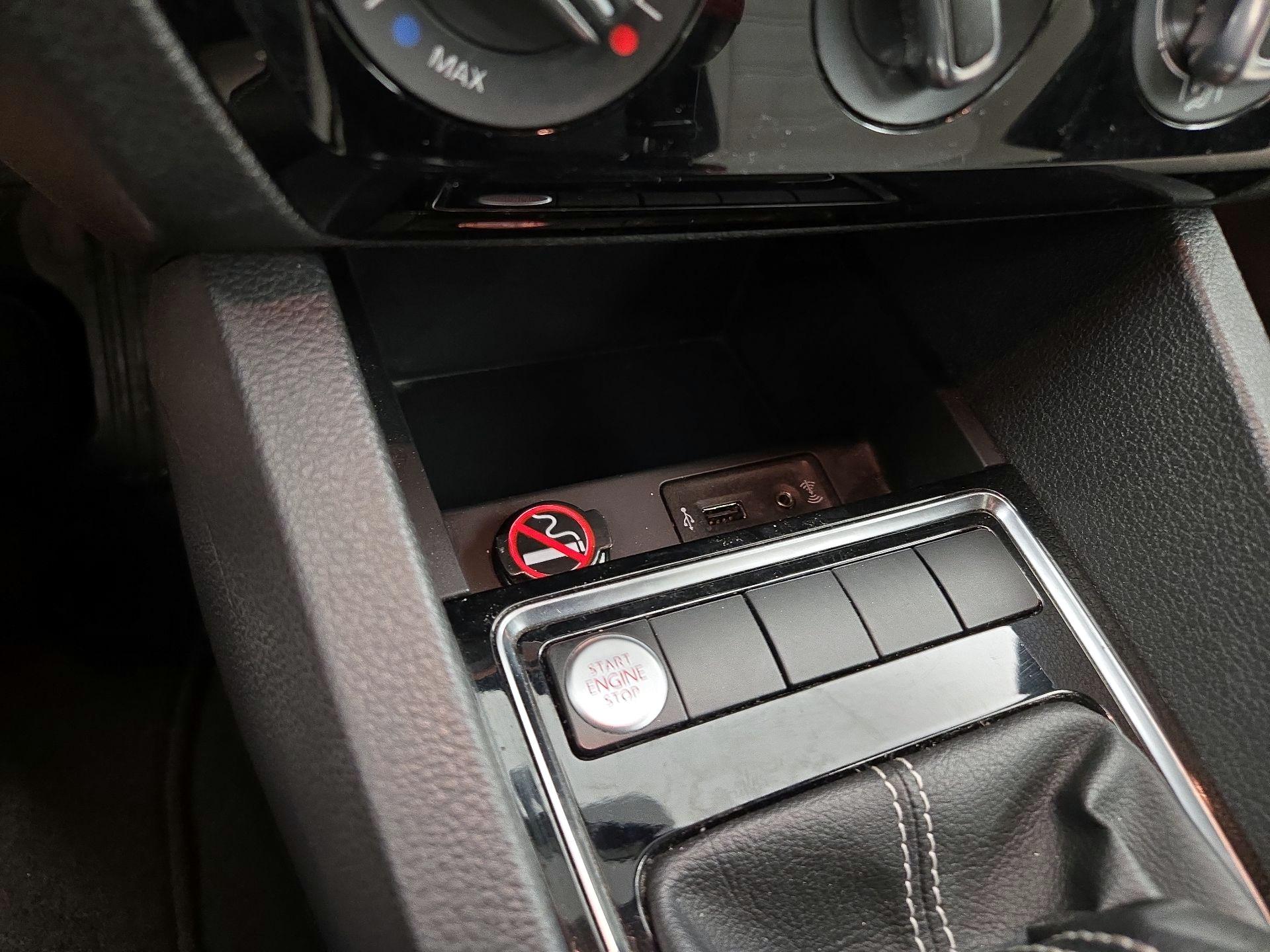 Thumbnail: 2016 Volkswagen Jetta - 19