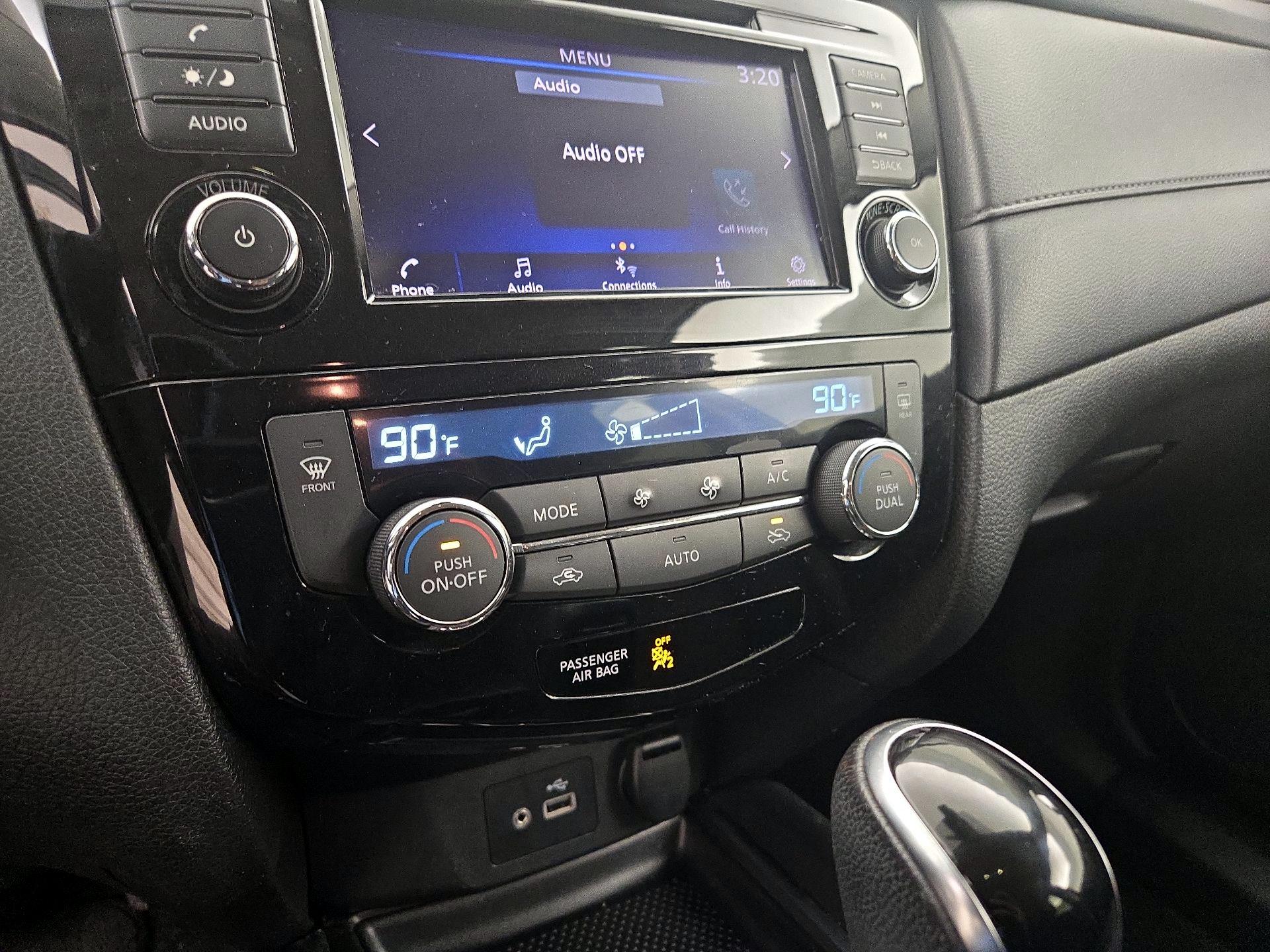 Thumbnail: 2019 Nissan Rogue - 16