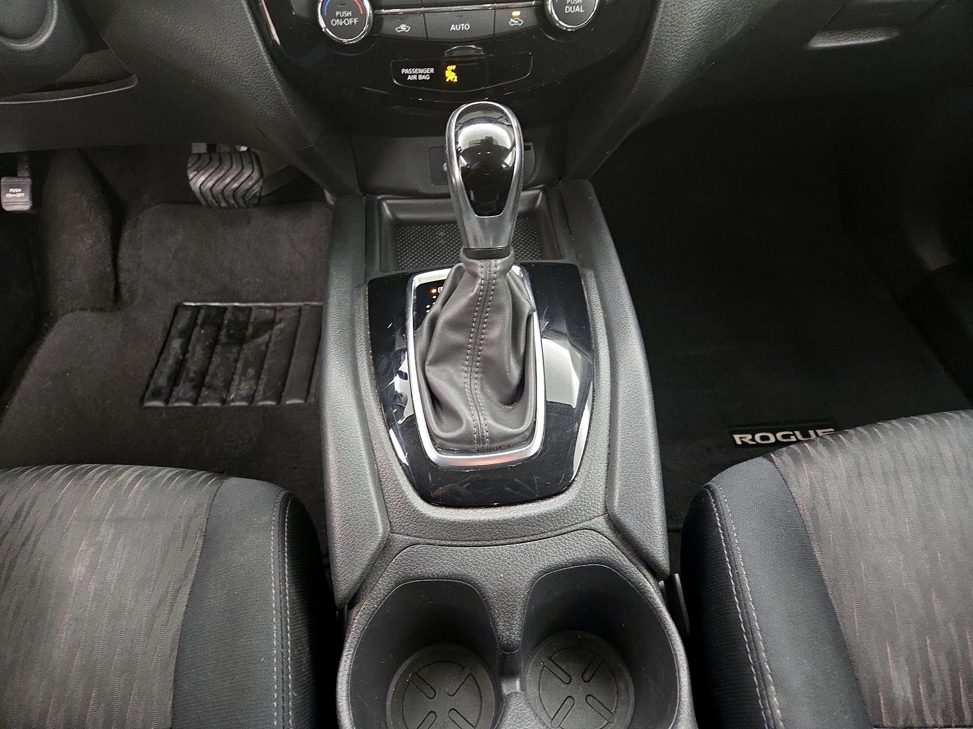 Thumbnail: 2019 Nissan Rogue - 17