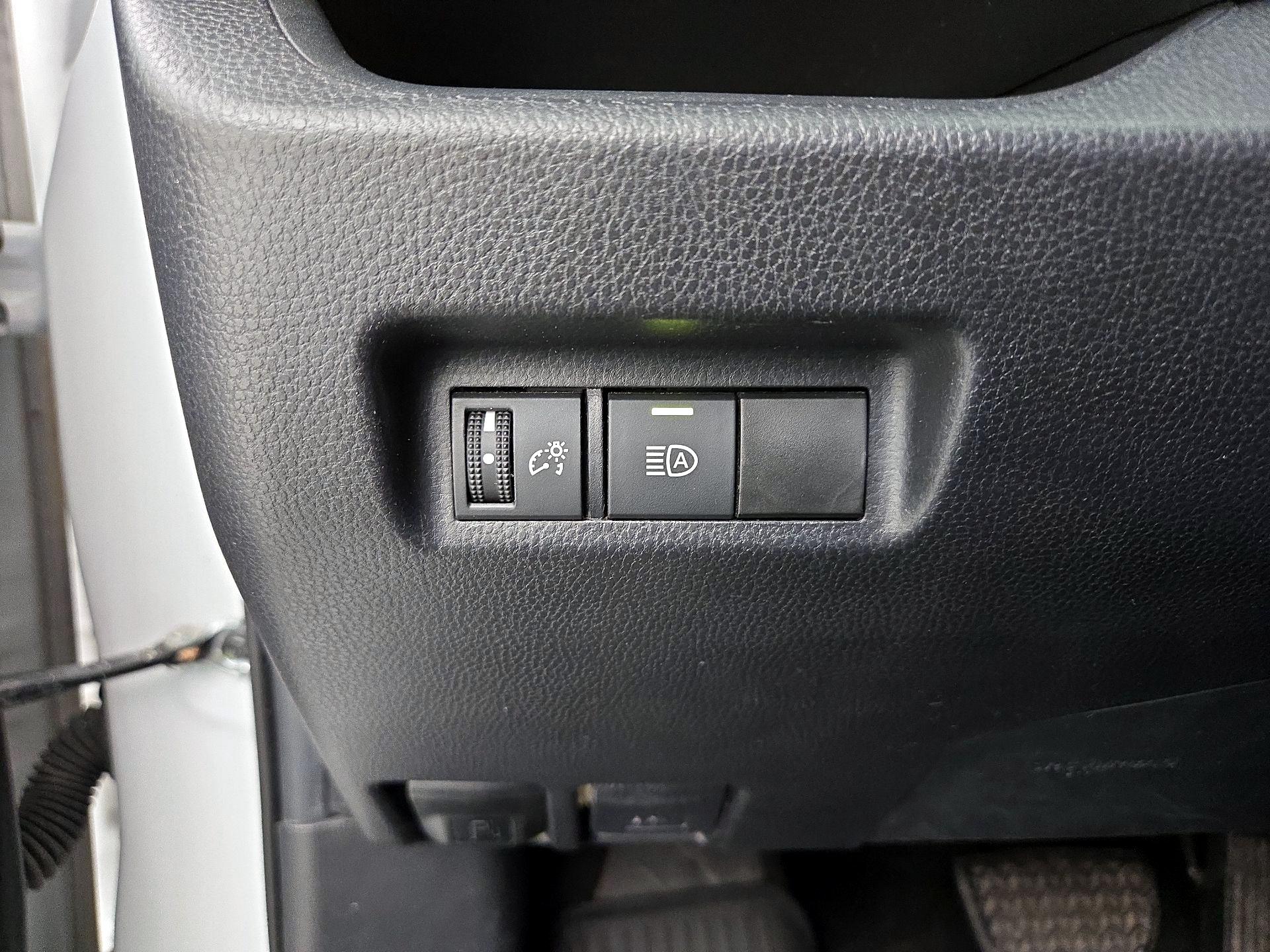 Thumbnail: 2019 Toyota RAV4 - 13