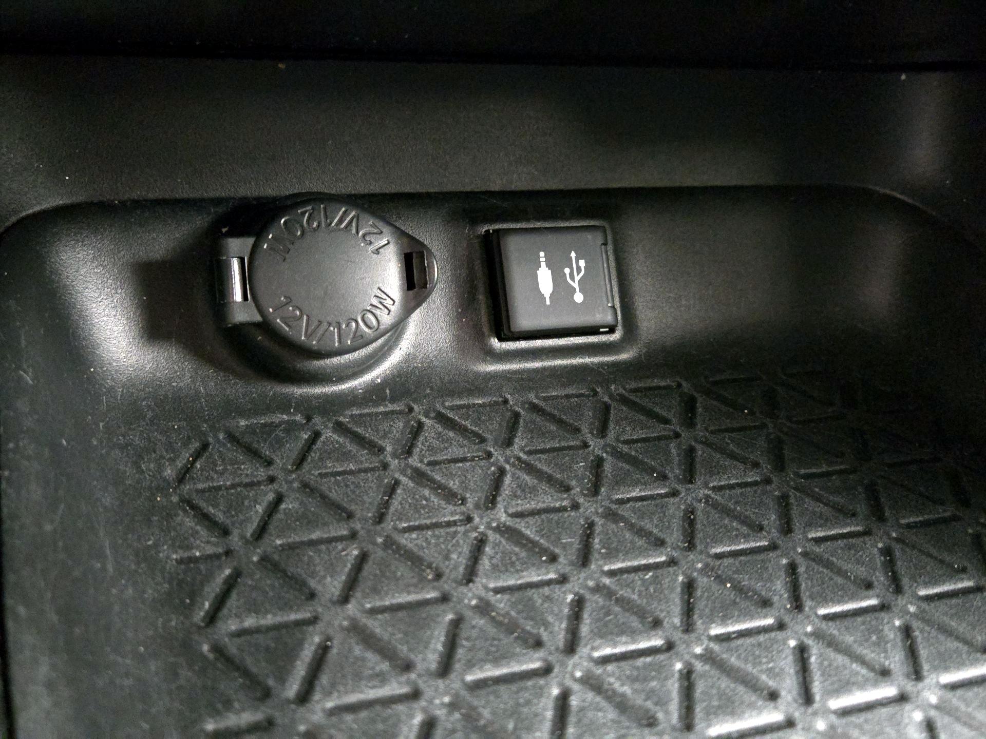 Thumbnail: 2019 Toyota RAV4 - 18