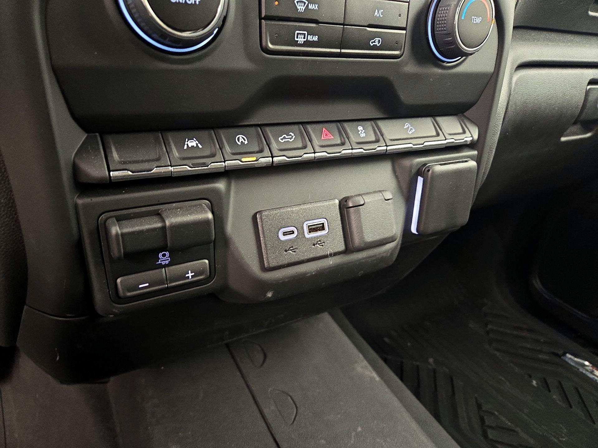 Thumbnail: 2024 Chevrolet Silverado 1500 - 18