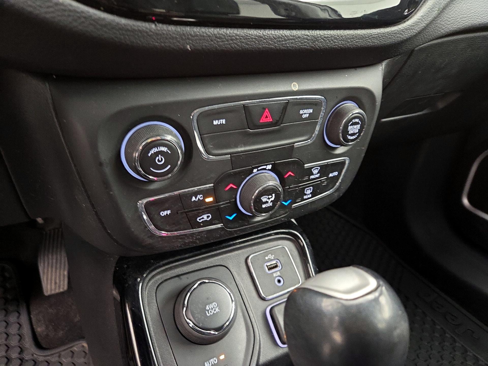 Thumbnail: 2018 Jeep Compass - 16