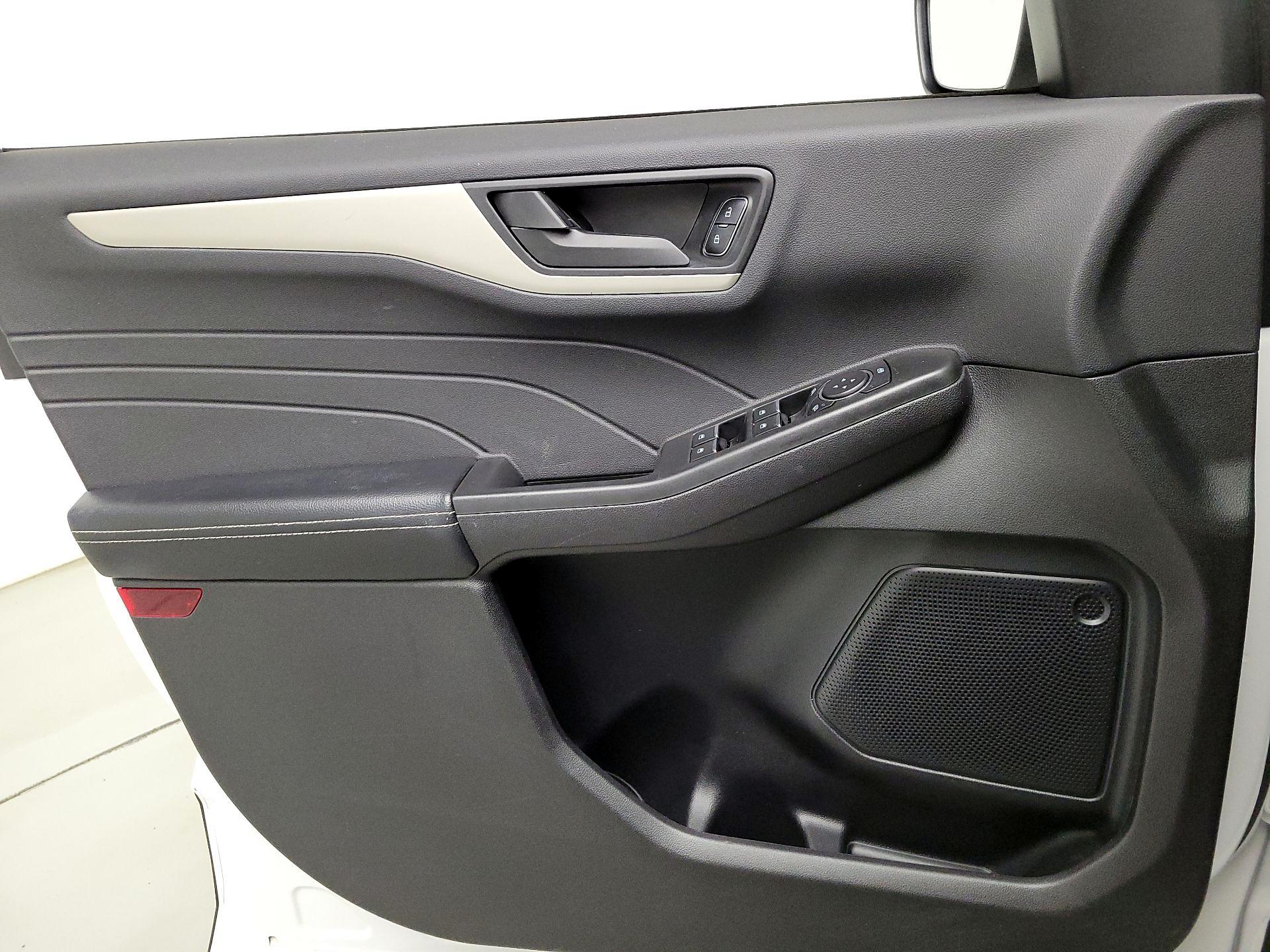 Thumbnail: 2022 Ford Escape - 12