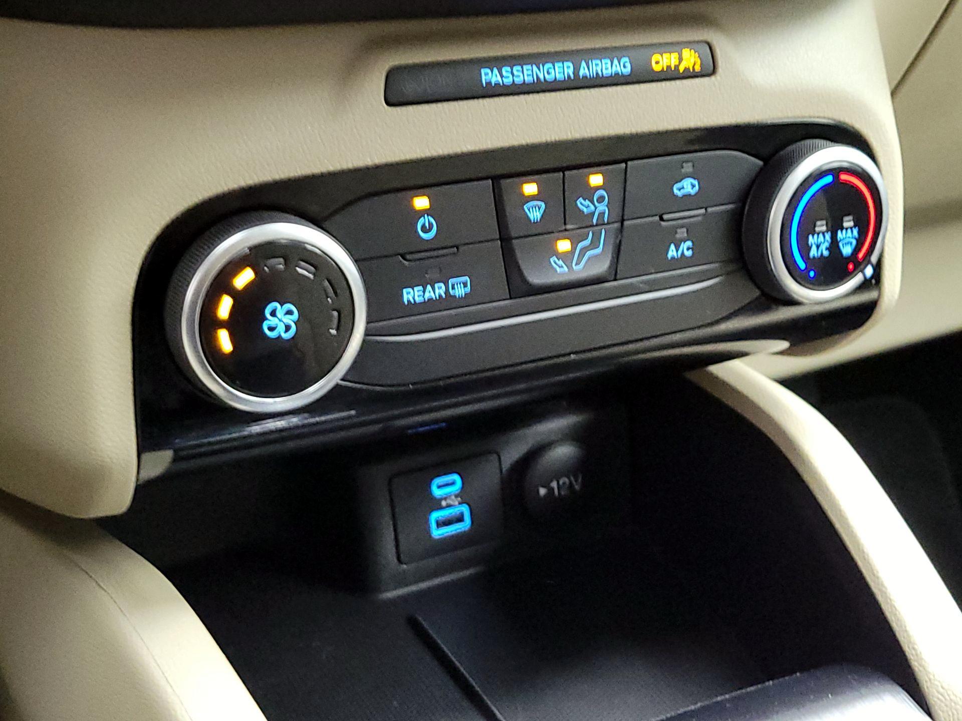 Thumbnail: 2022 Ford Escape - 16