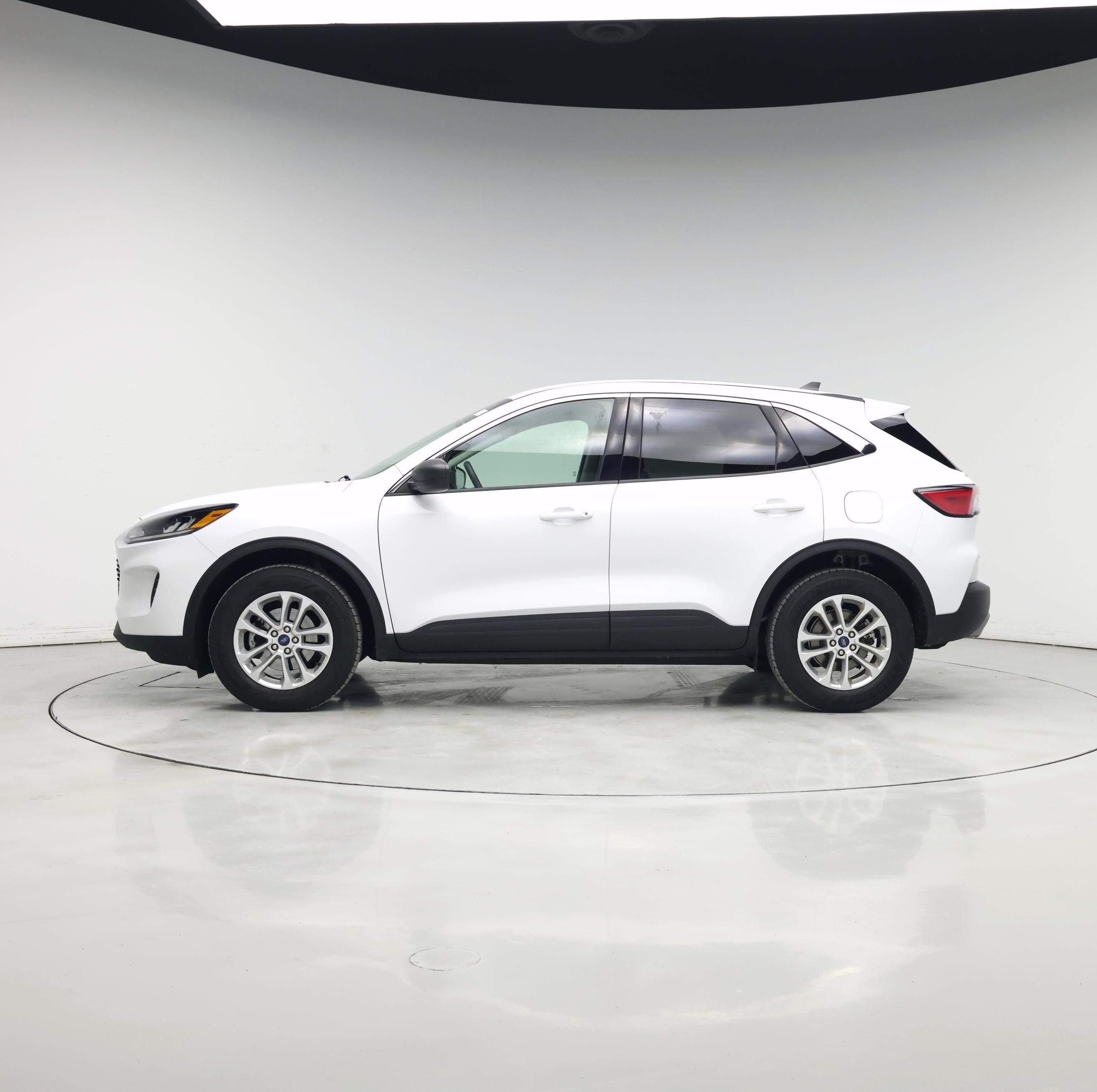 Thumbnail: 2022 Ford Escape - 3