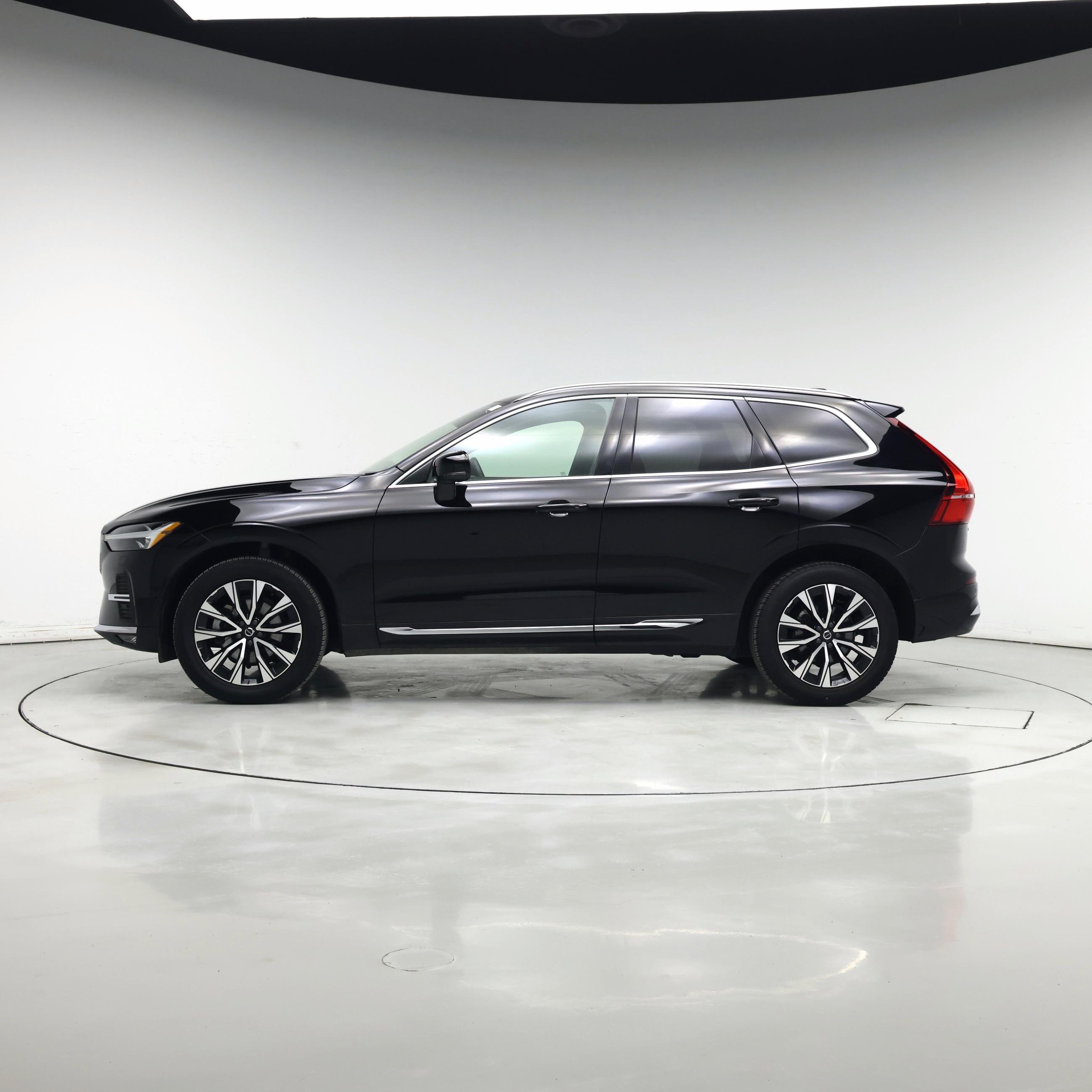 Thumbnail: 2023 Volvo XC60 - 3