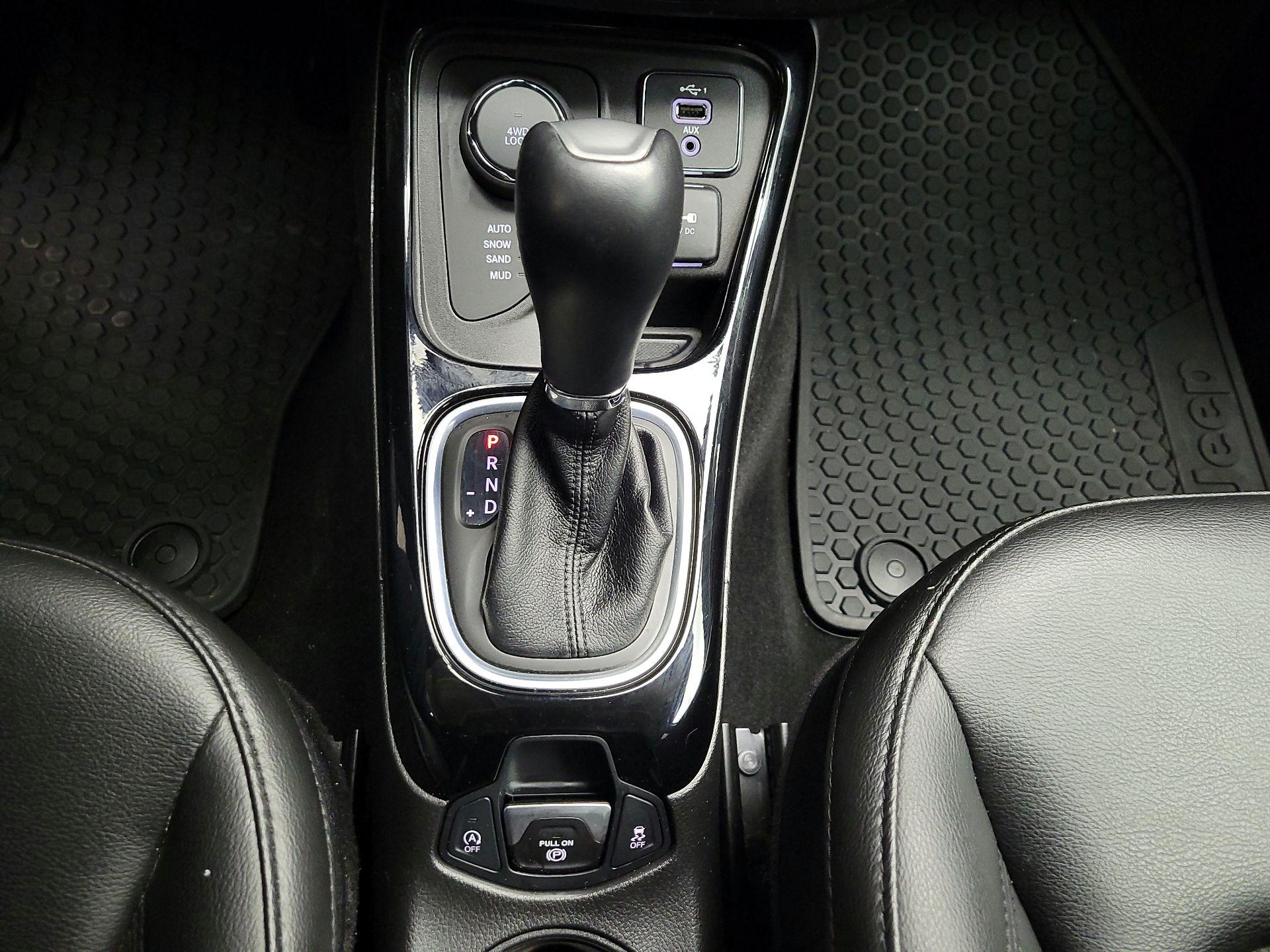 Thumbnail: 2020 Jeep Compass - 16