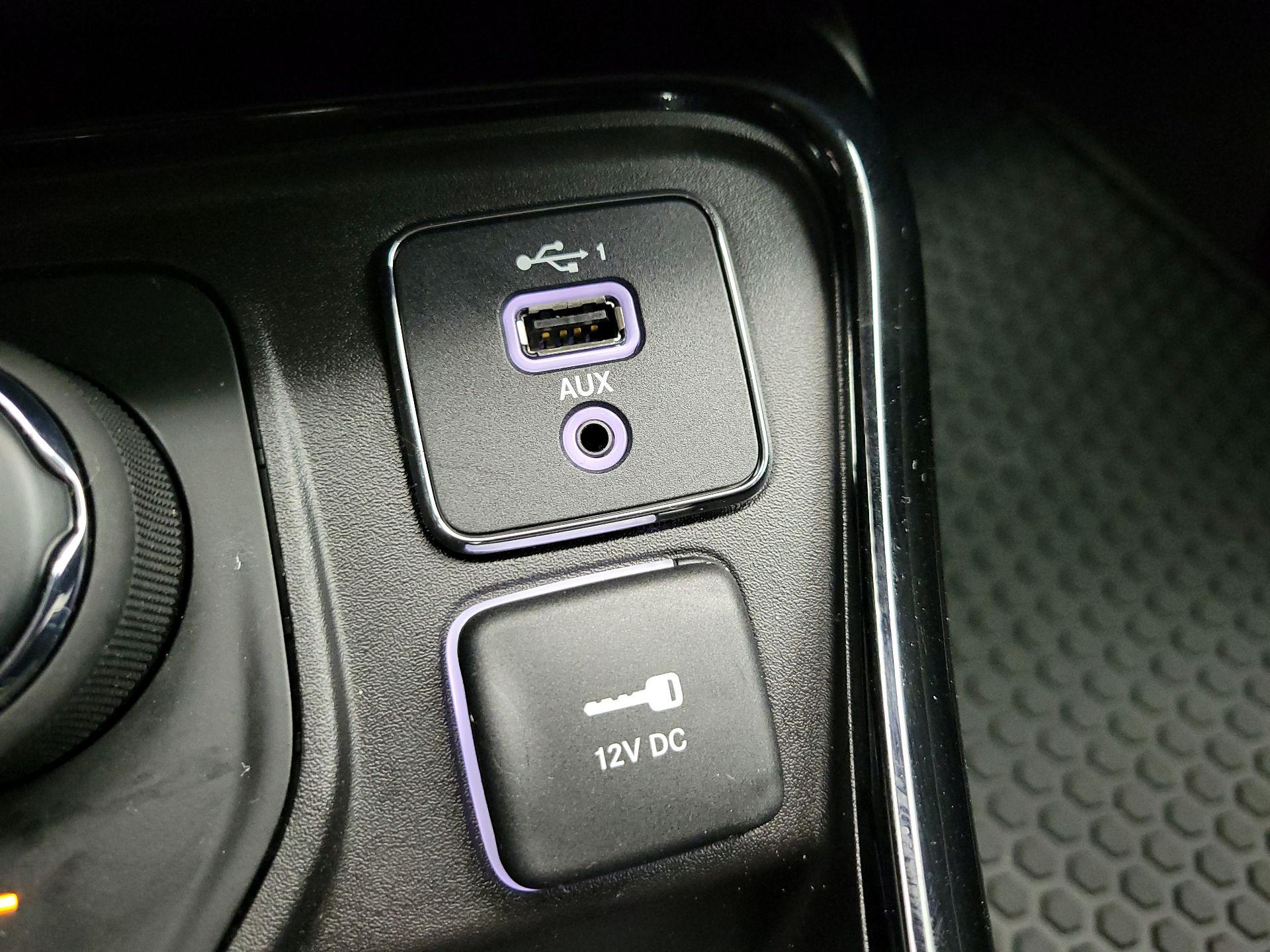 Thumbnail: 2020 Jeep Compass - 17