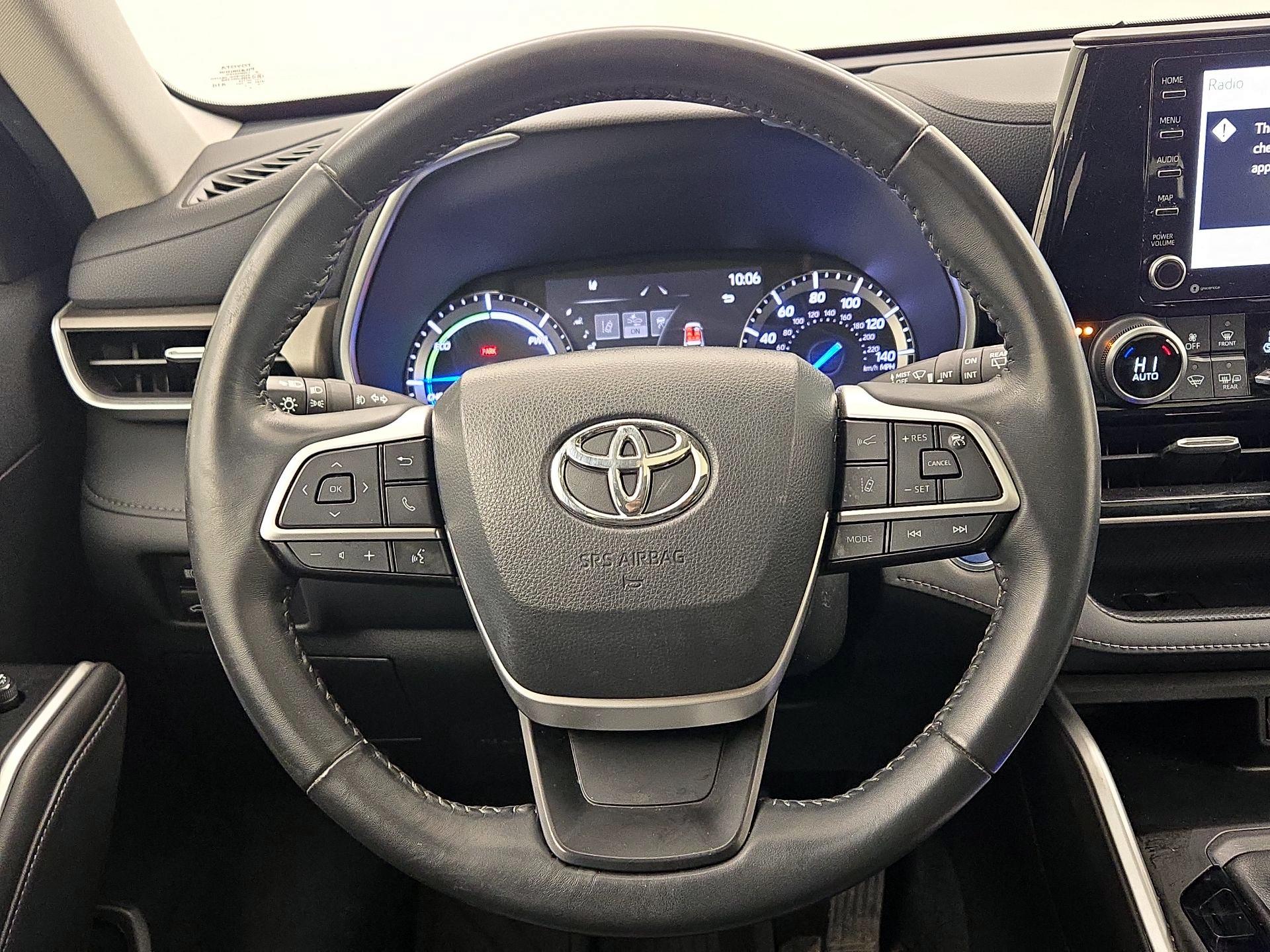 Thumbnail: 2022 Toyota Highlander - 10