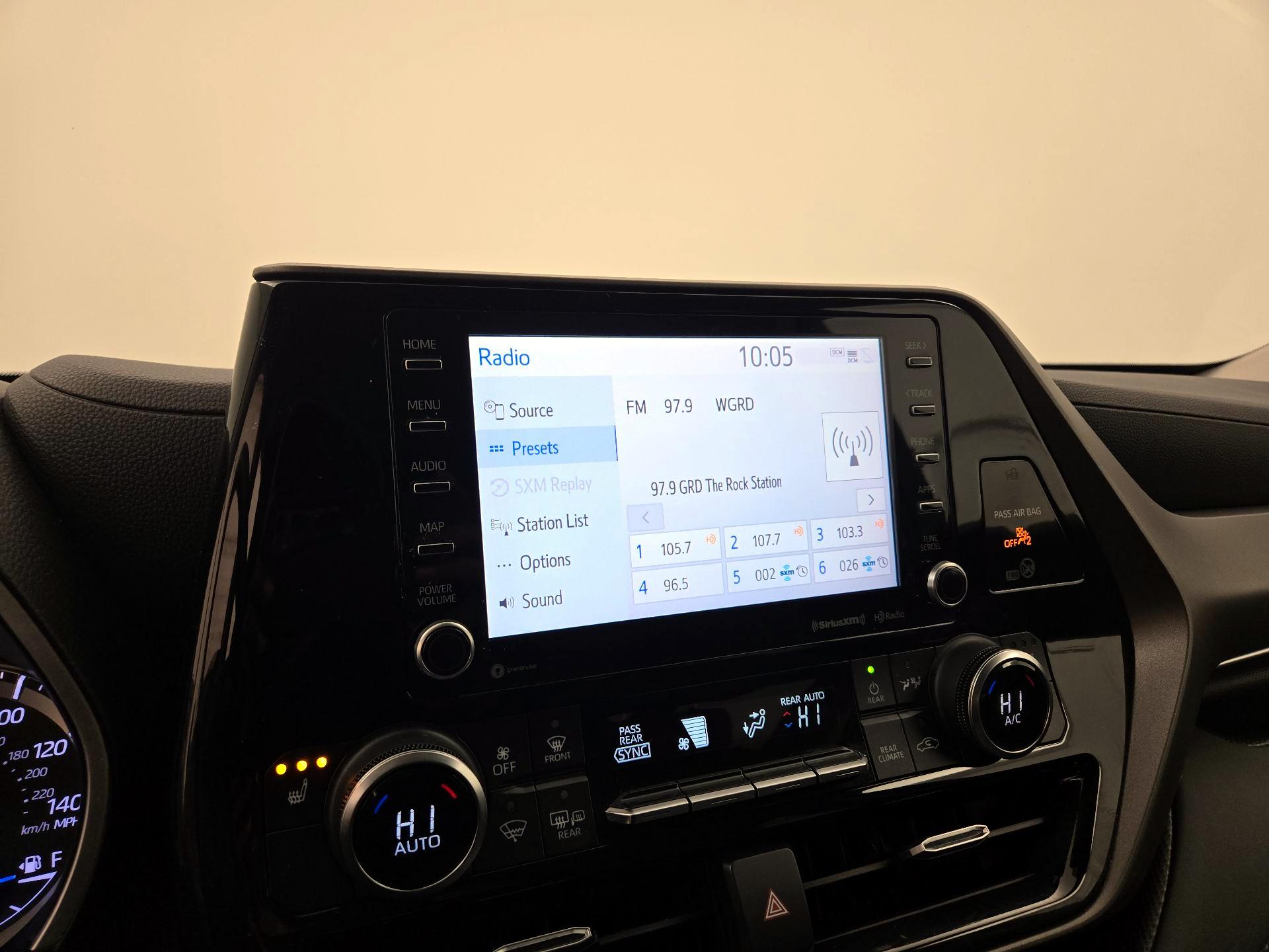 Thumbnail: 2022 Toyota Highlander - 15