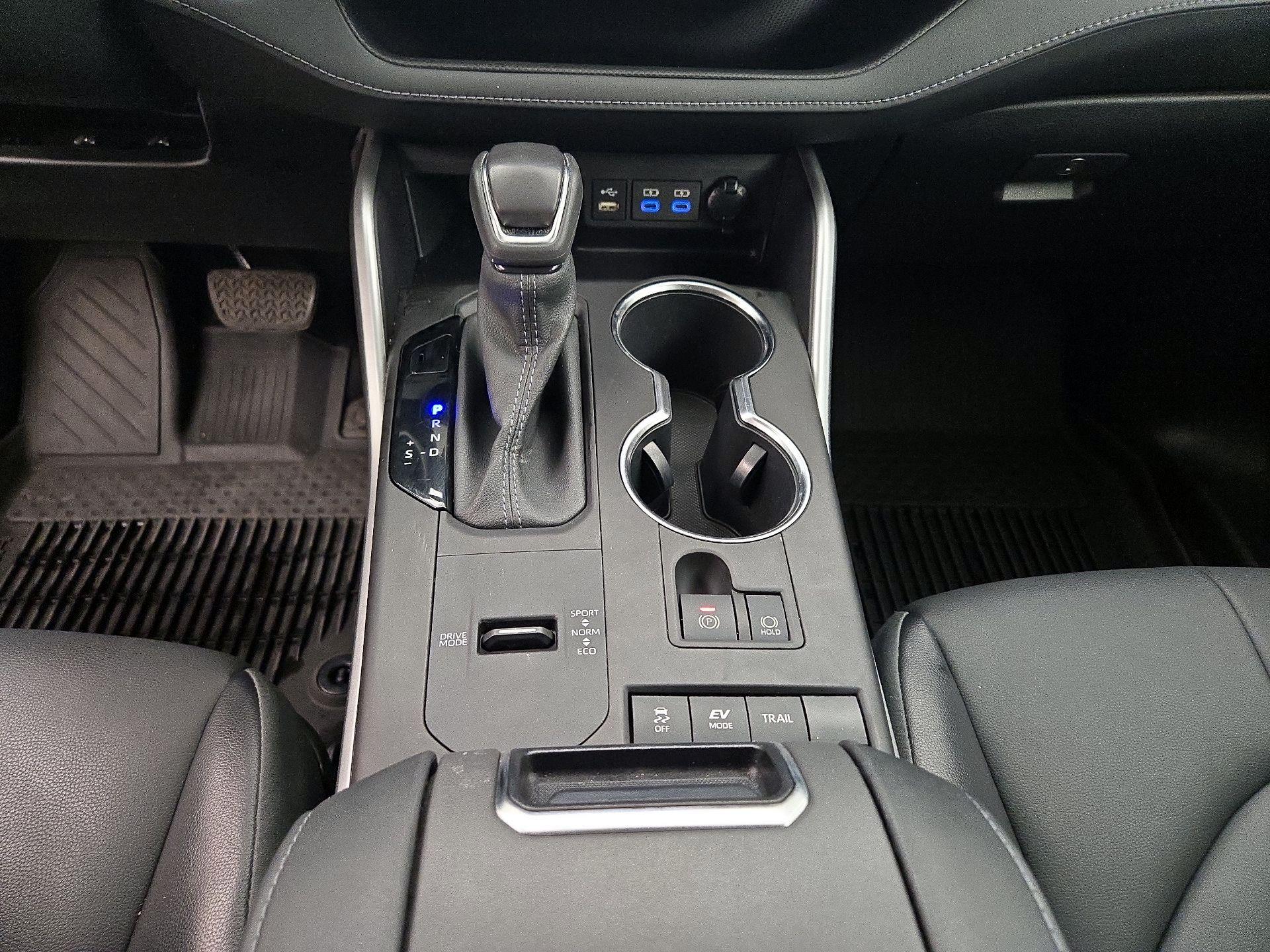 Thumbnail: 2022 Toyota Highlander - 17