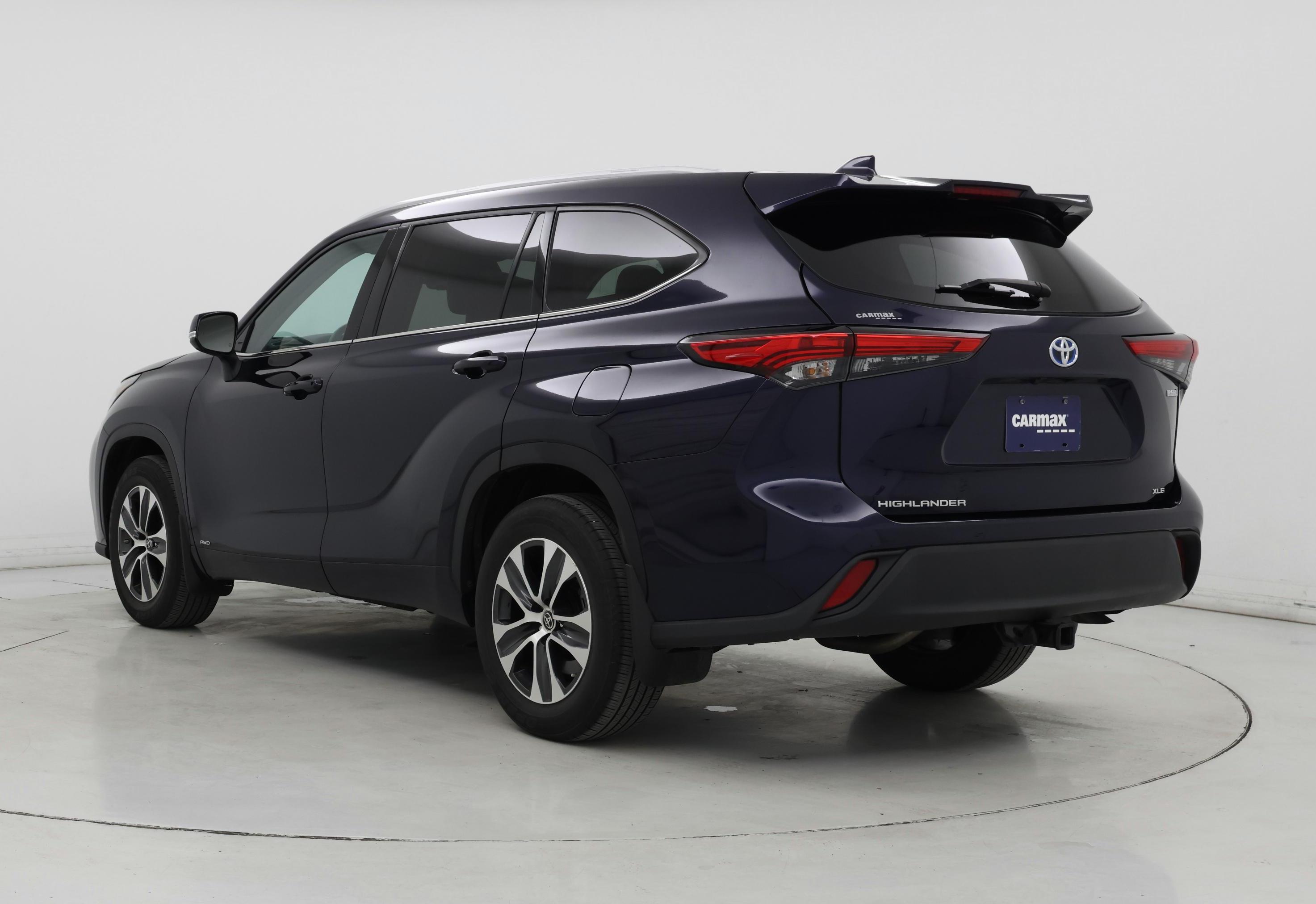 Thumbnail: 2022 Toyota Highlander - 2