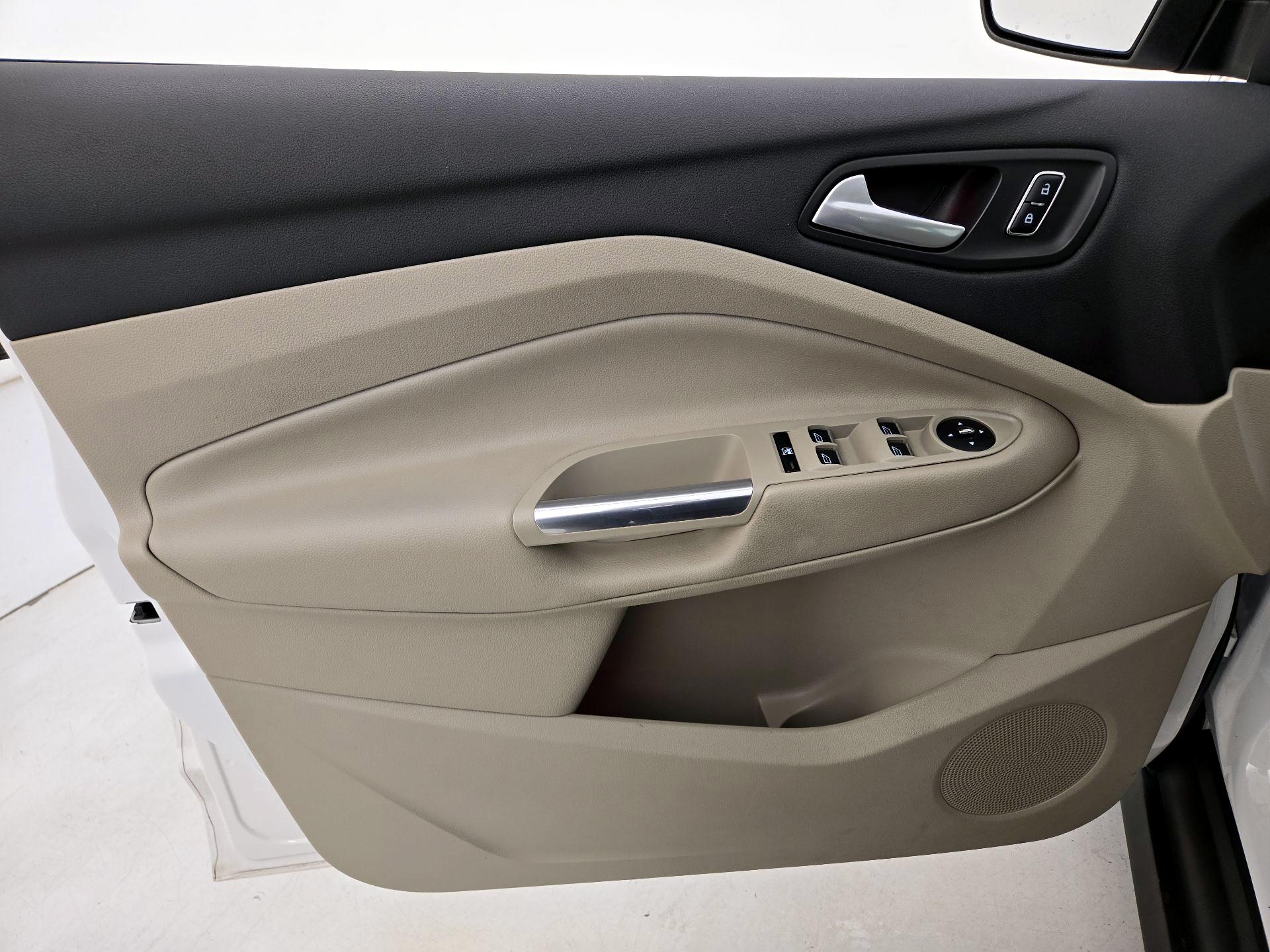 Thumbnail: 2015 Ford C-Max - 12