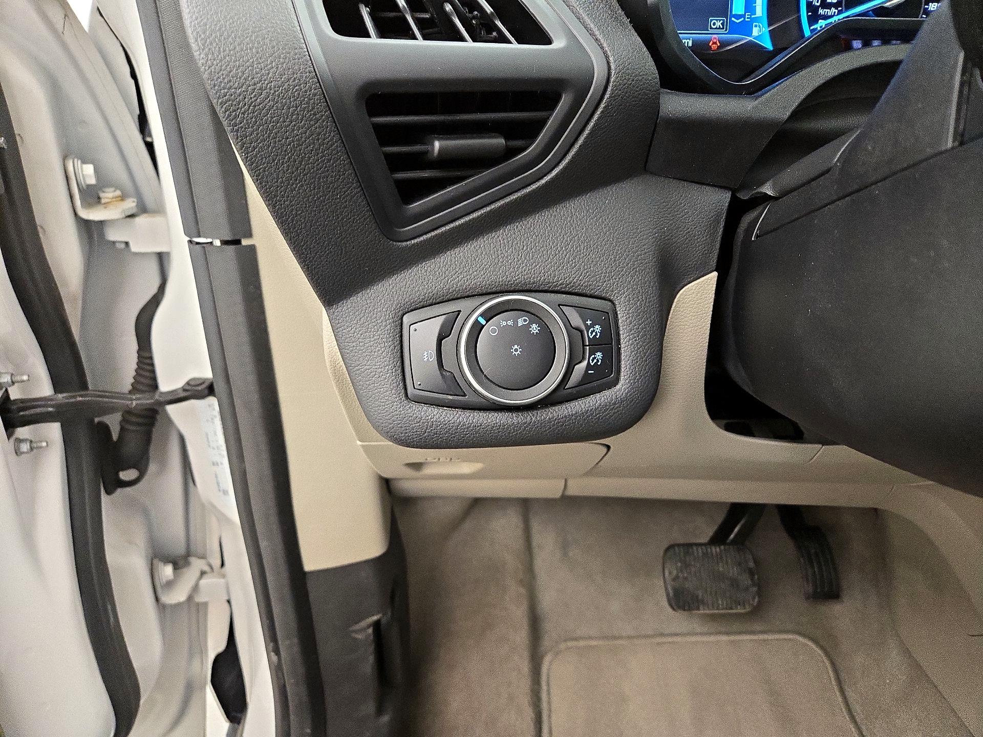 Thumbnail: 2015 Ford C-Max - 13