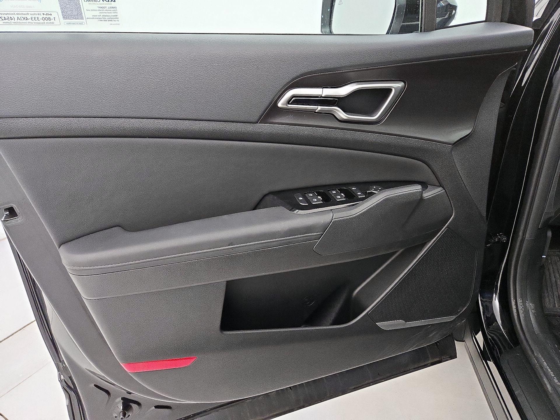 Thumbnail: 2025 Kia Sportage - 12