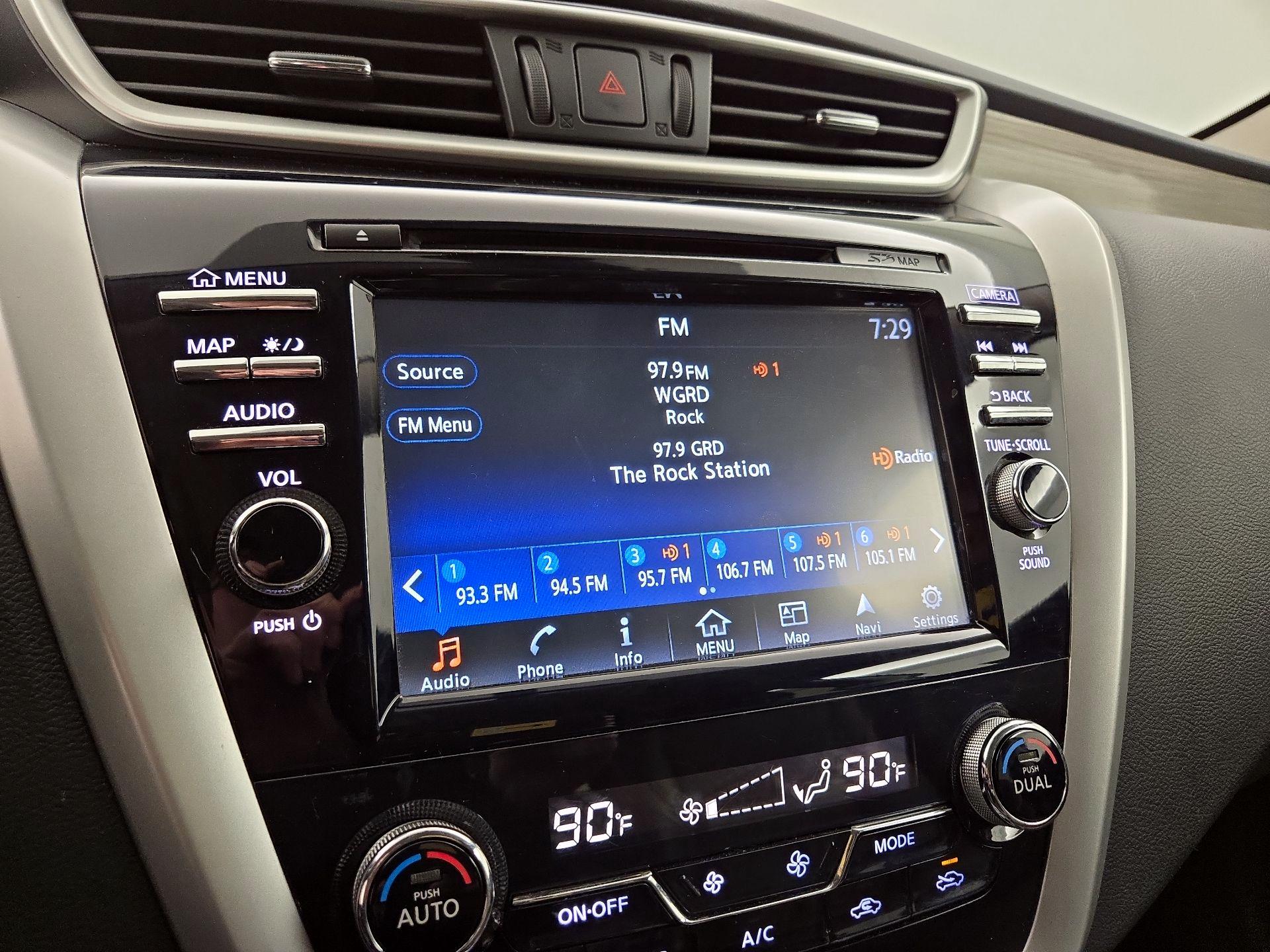 Thumbnail: 2016 Nissan Murano - 16