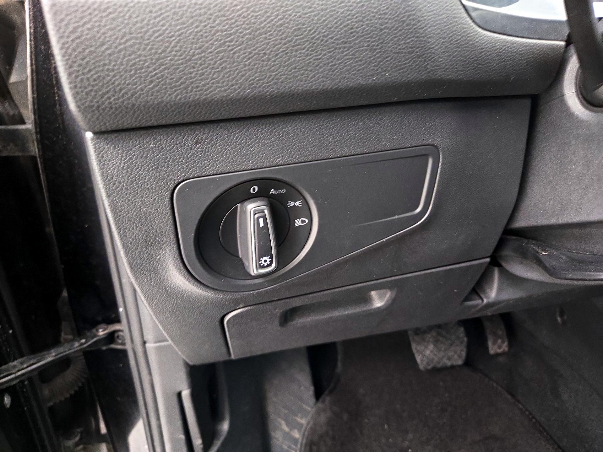 Thumbnail: 2020 Volkswagen Tiguan - 13