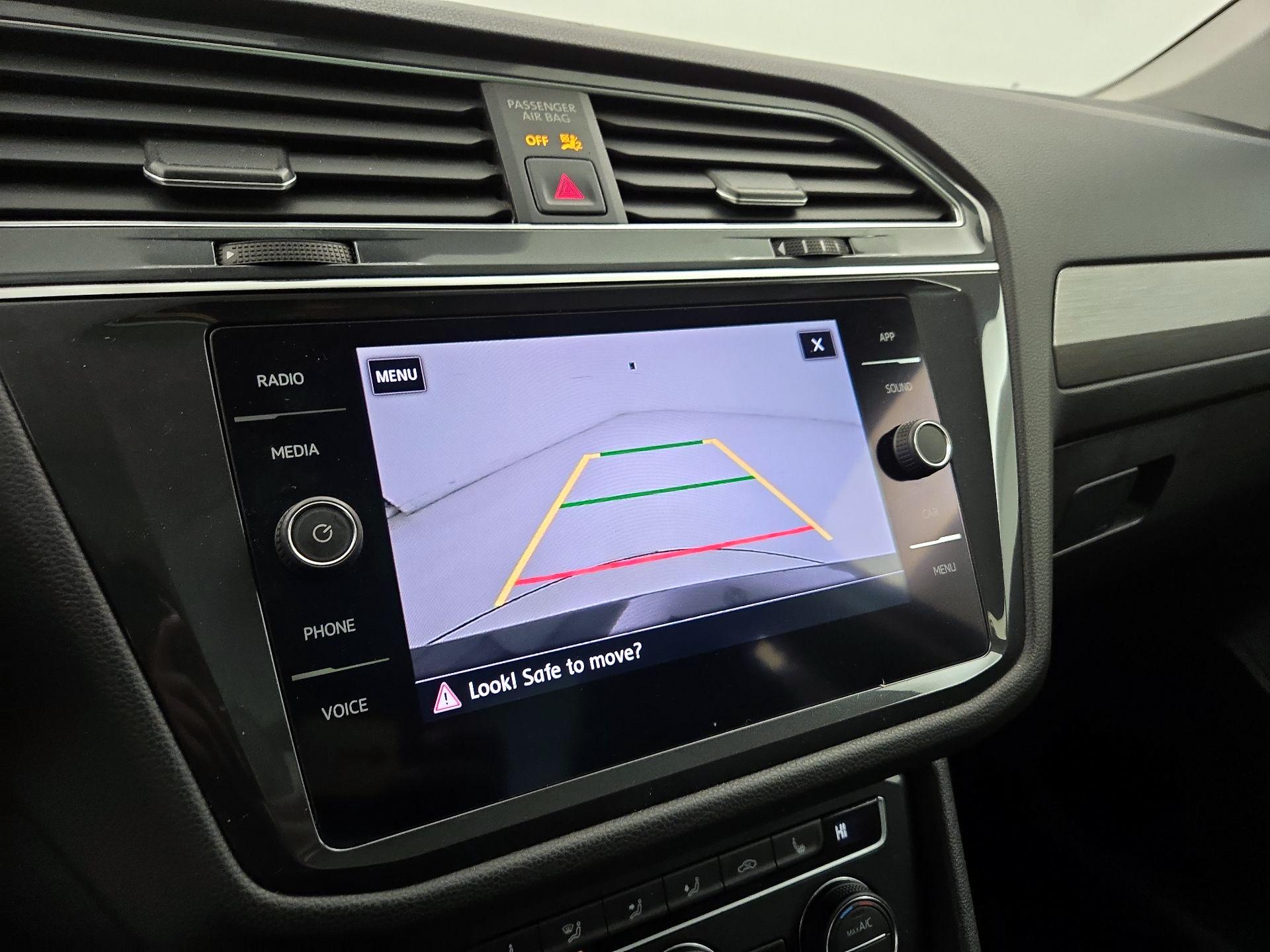 Thumbnail: 2020 Volkswagen Tiguan - 14