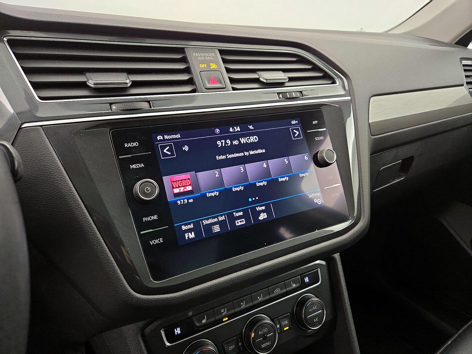 Thumbnail: 2020 Volkswagen Tiguan - 15