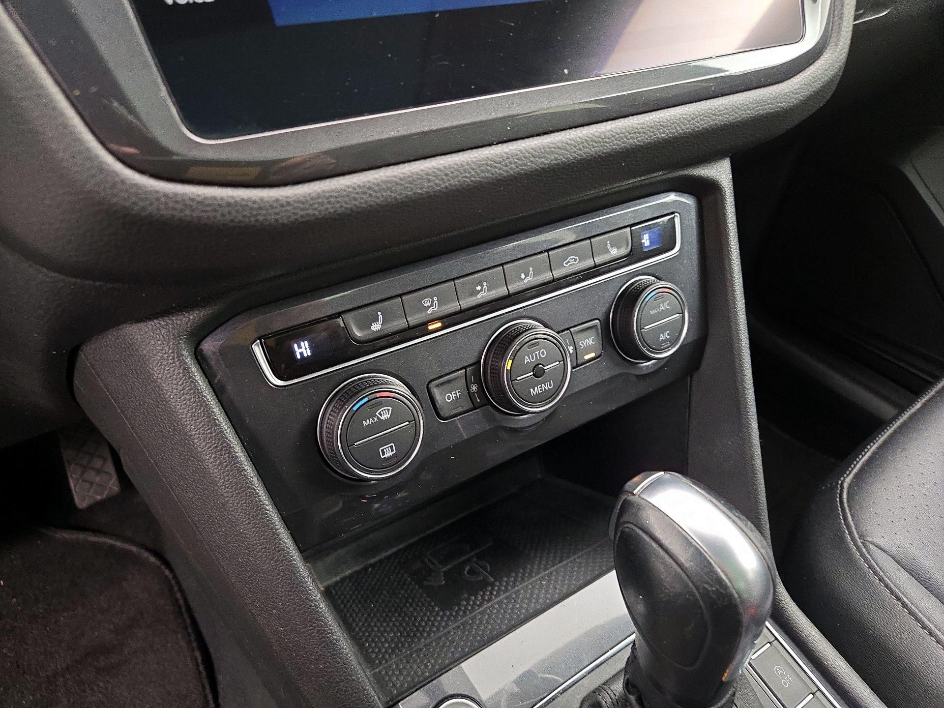 Thumbnail: 2020 Volkswagen Tiguan - 16