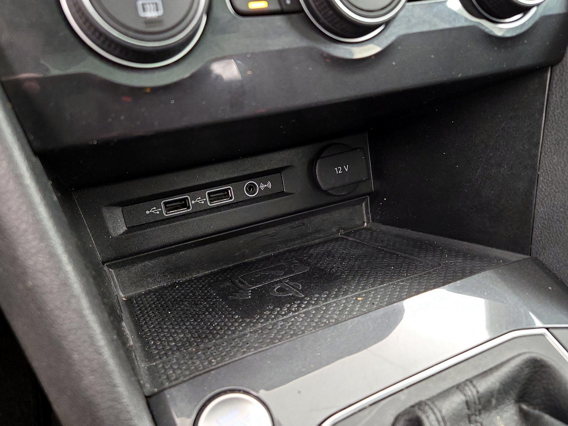 Thumbnail: 2020 Volkswagen Tiguan - 18