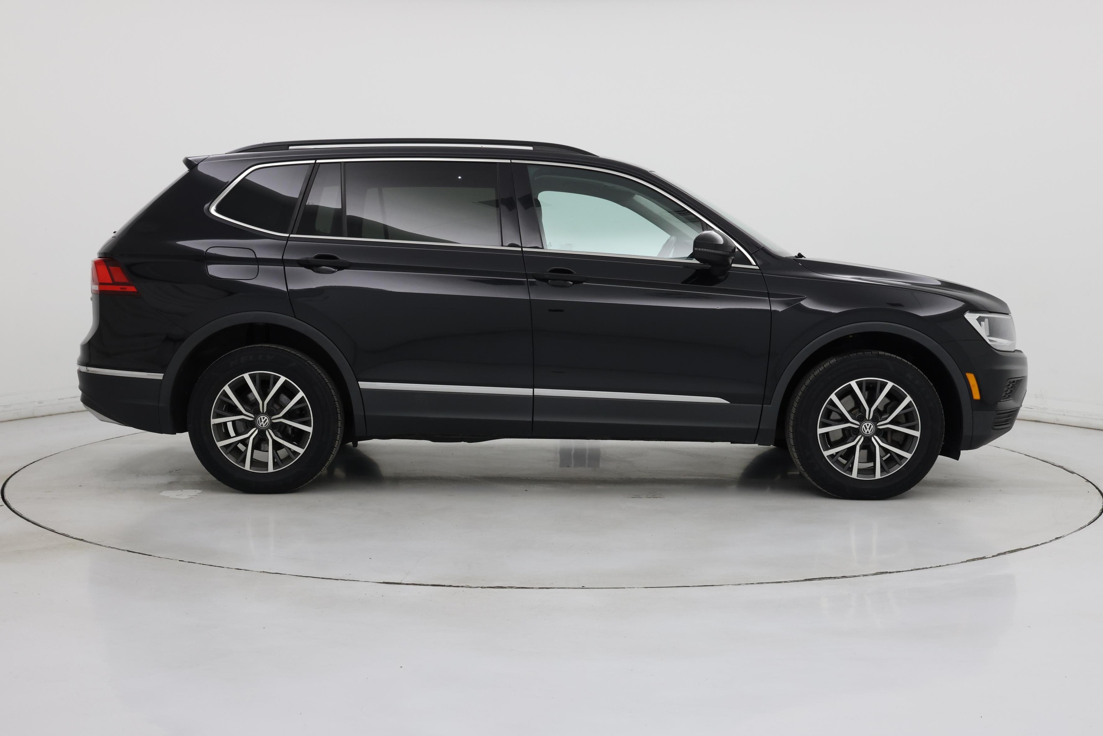 Thumbnail: 2020 Volkswagen Tiguan - 7