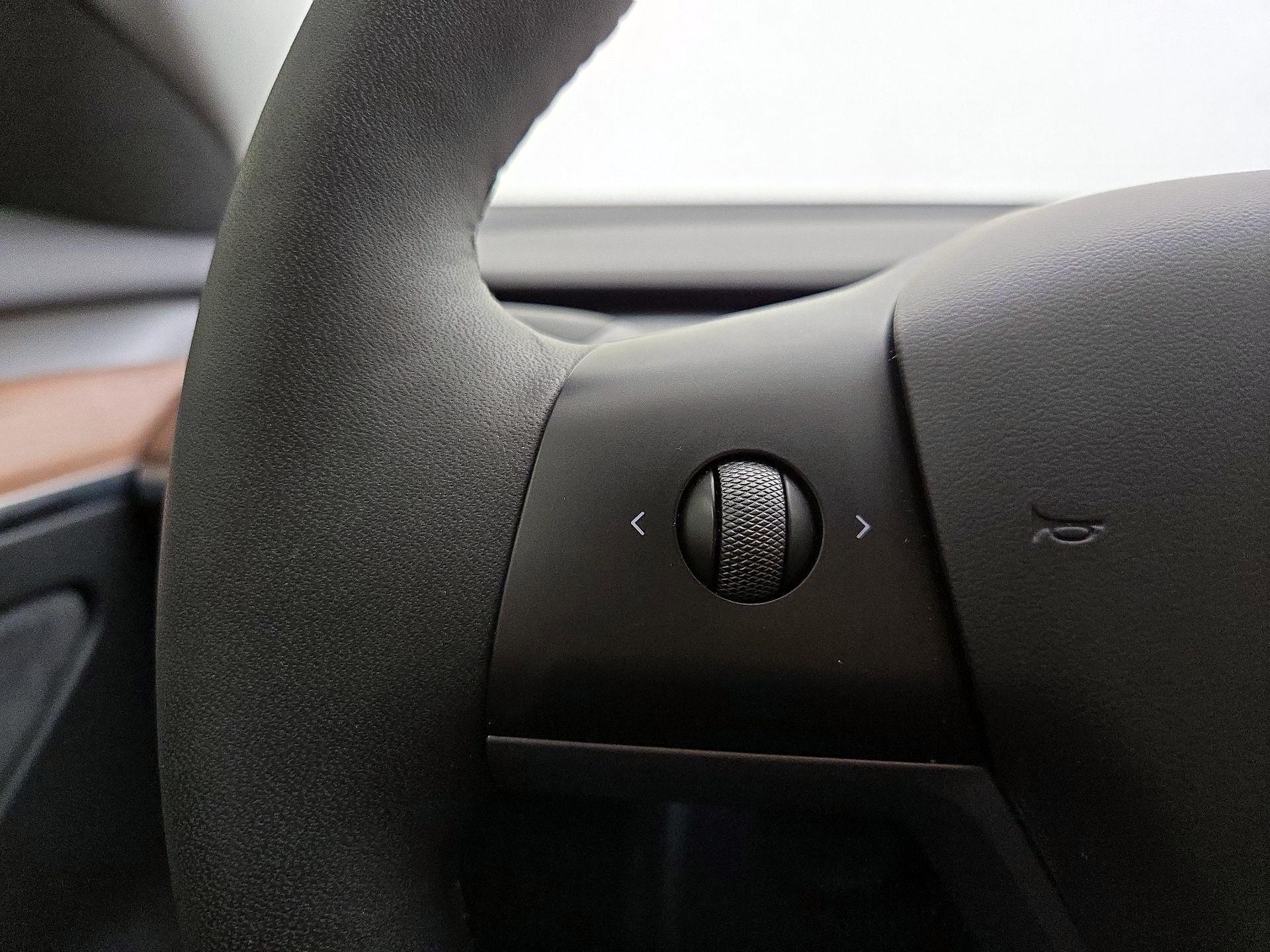 Thumbnail: 2023 Tesla Model 3 - 13