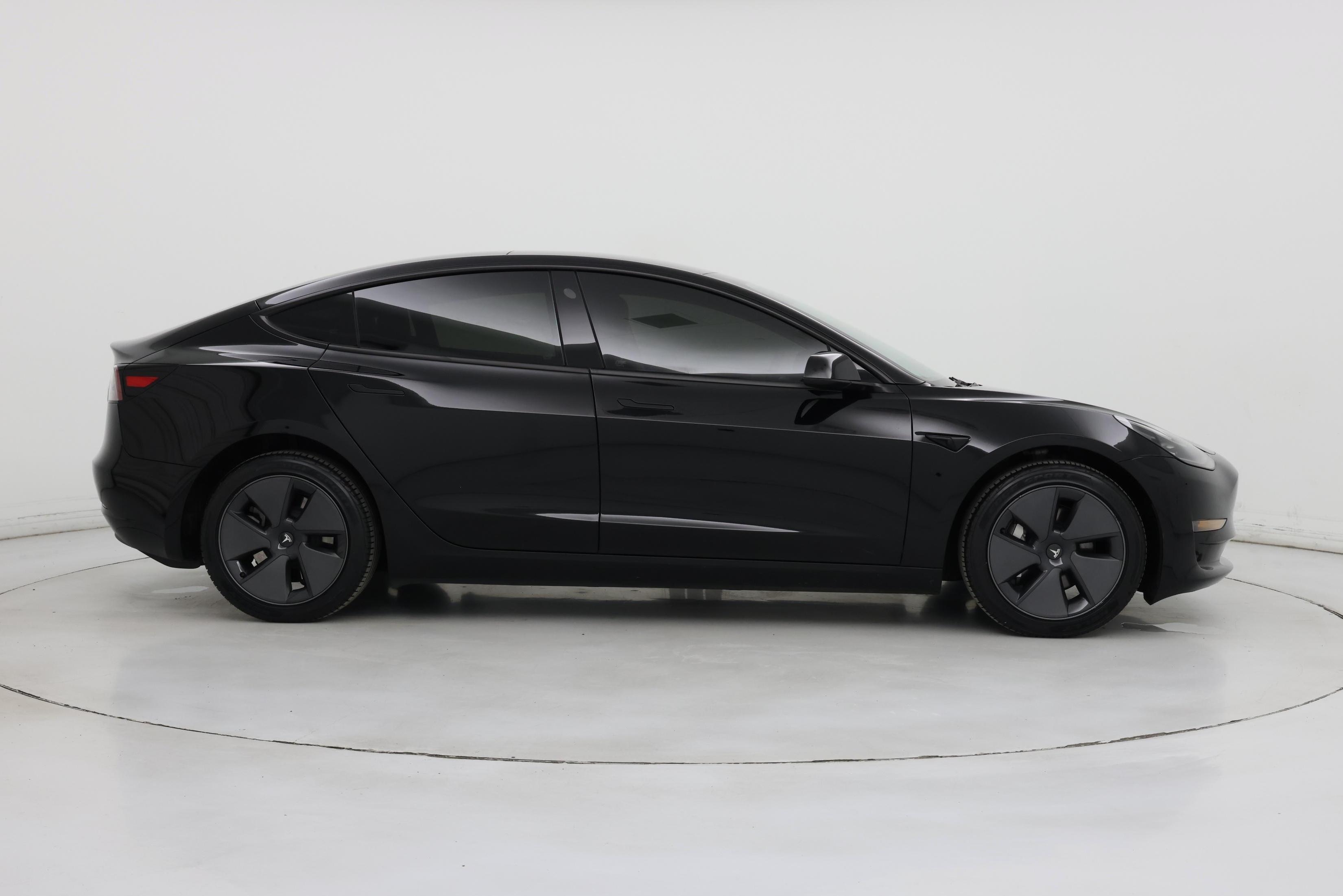 Thumbnail: 2023 Tesla Model 3 - 7