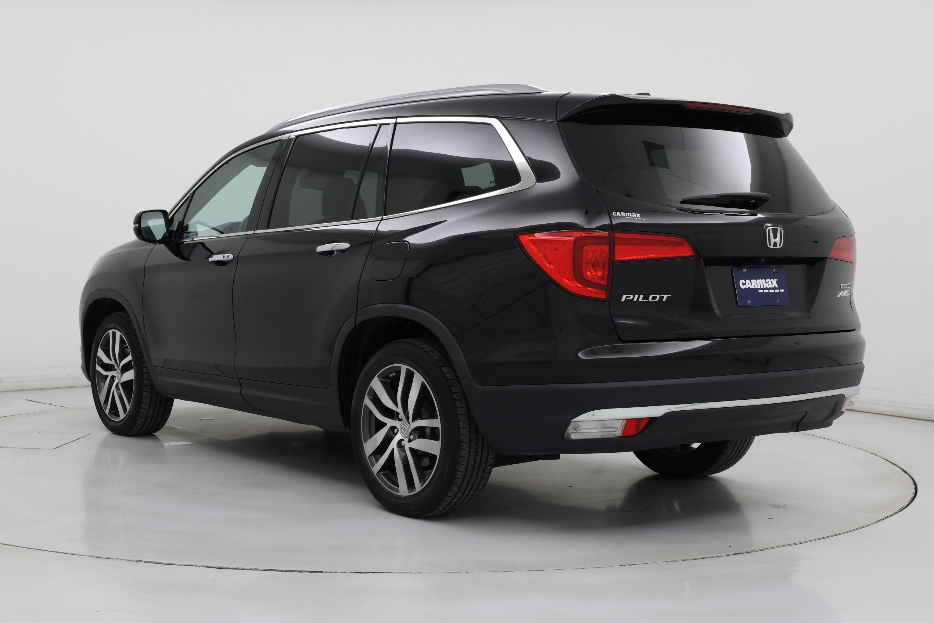 Thumbnail: 2017 Honda Pilot - 2