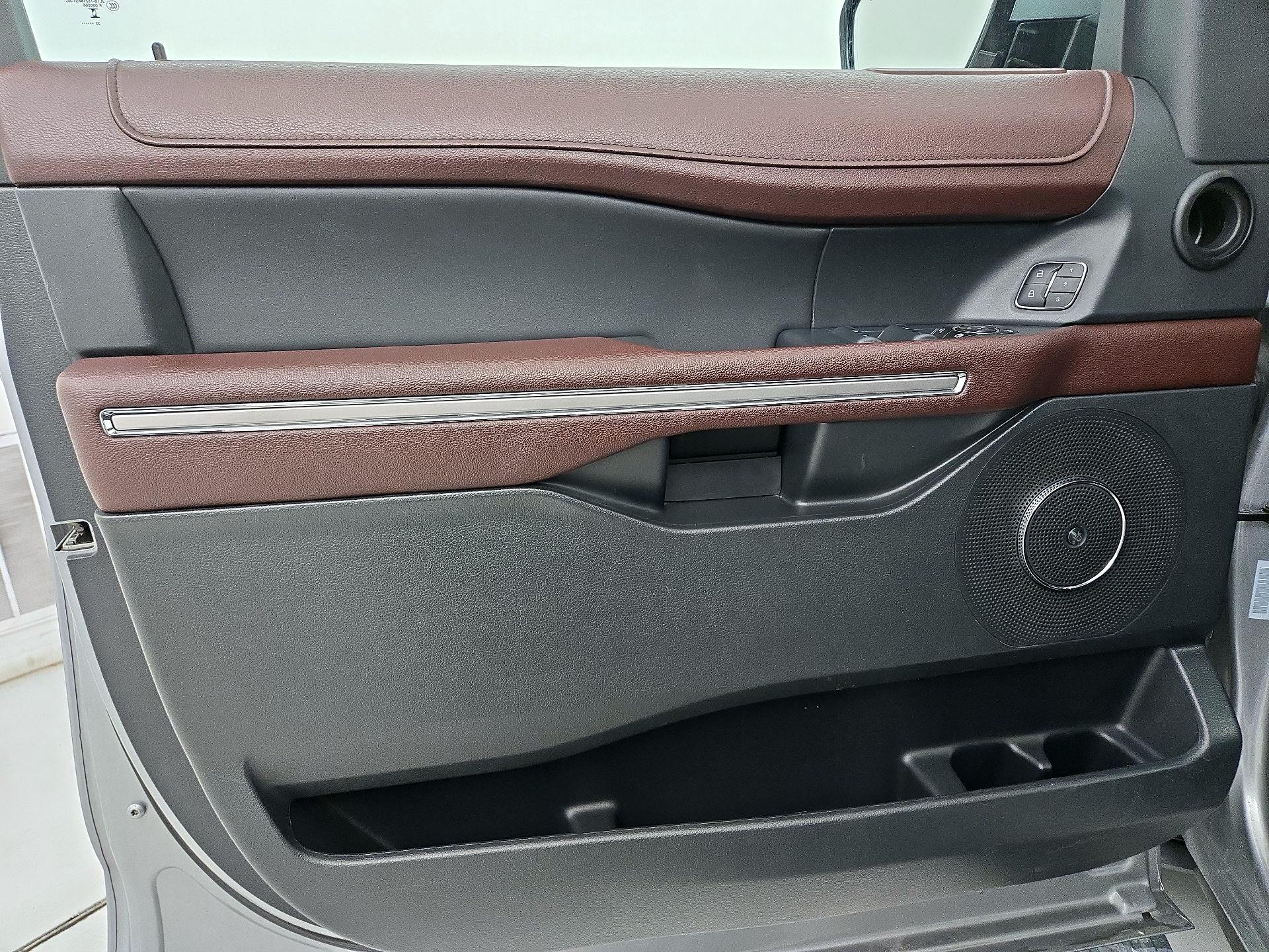 Thumbnail: 2023 Ford Expedition - 12