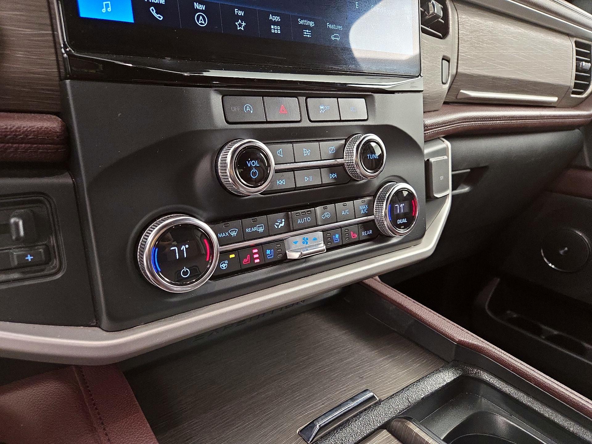 Thumbnail: 2023 Ford Expedition - 17