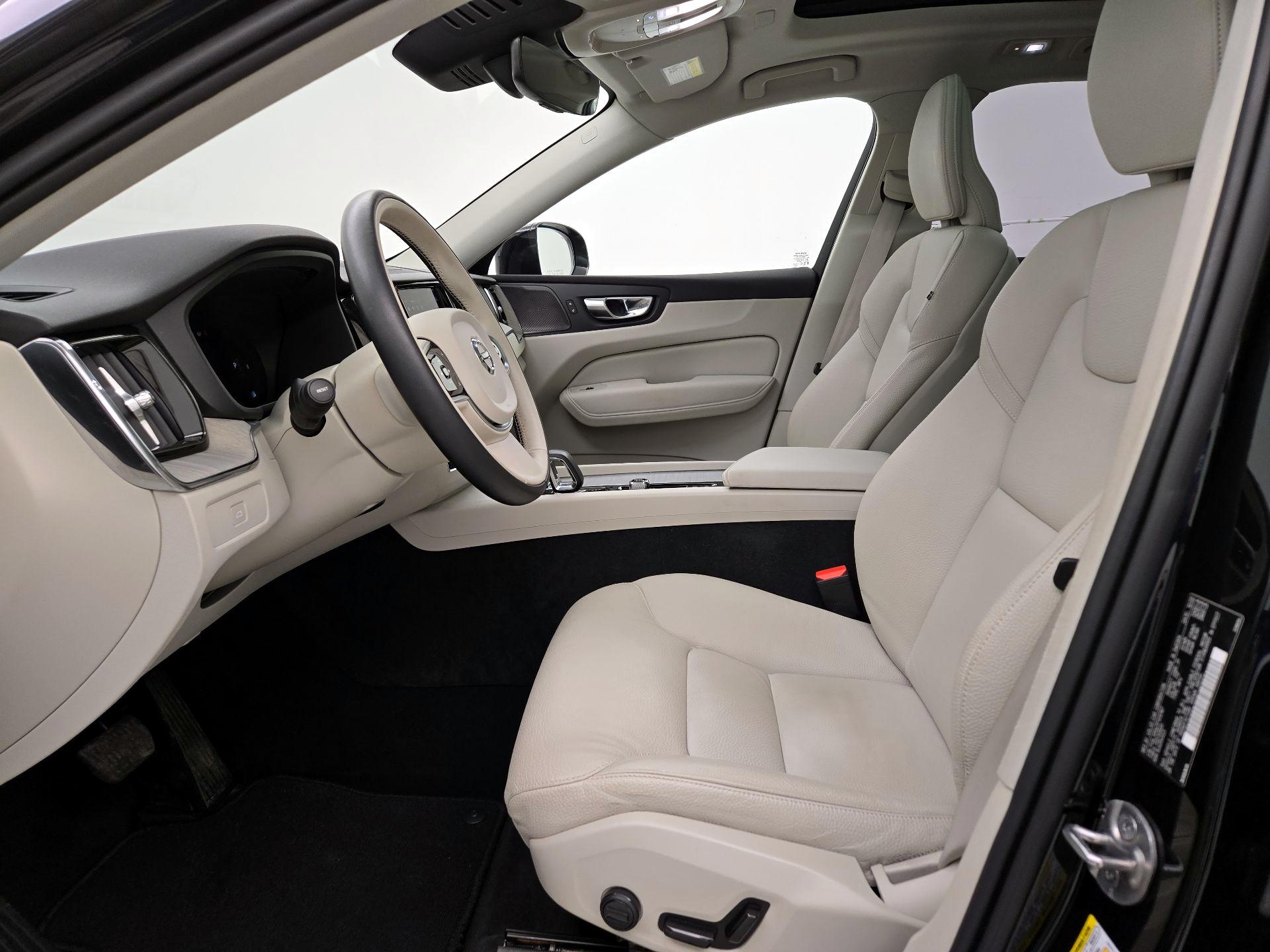 Thumbnail: 2023 Volvo XC60 - 11